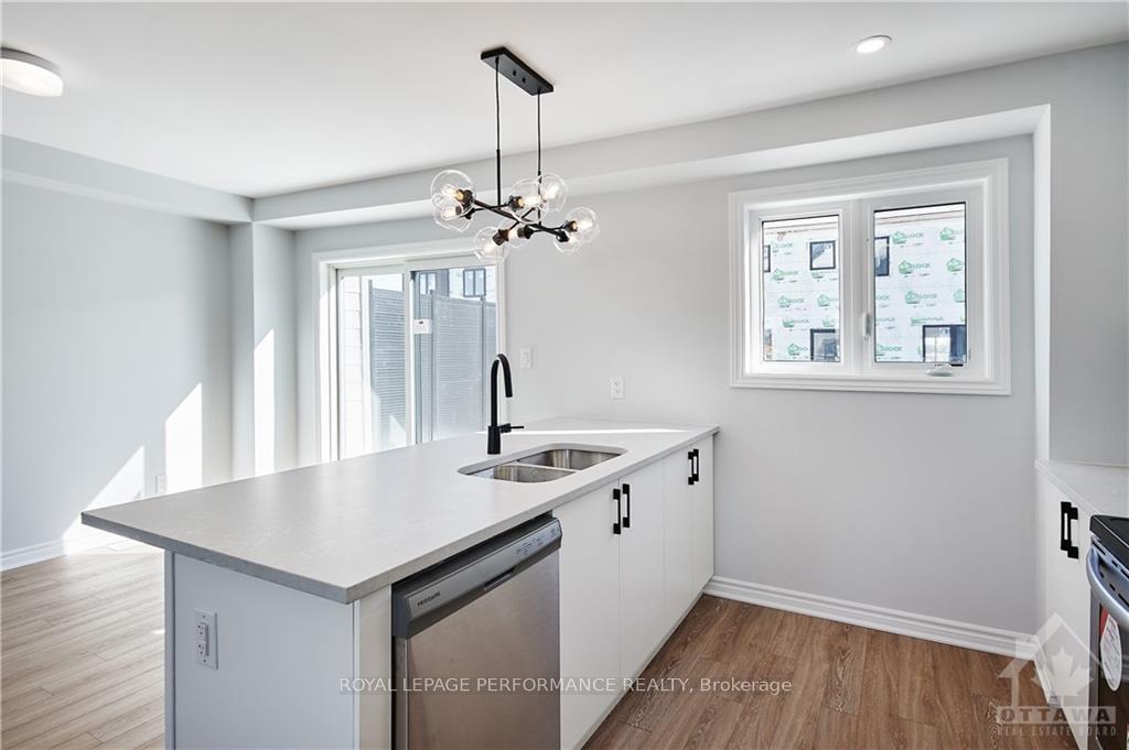 Photo 11 of 115 Kyanite Lane, Ottawa, Barrhaven - Heritage Park — HOMEH