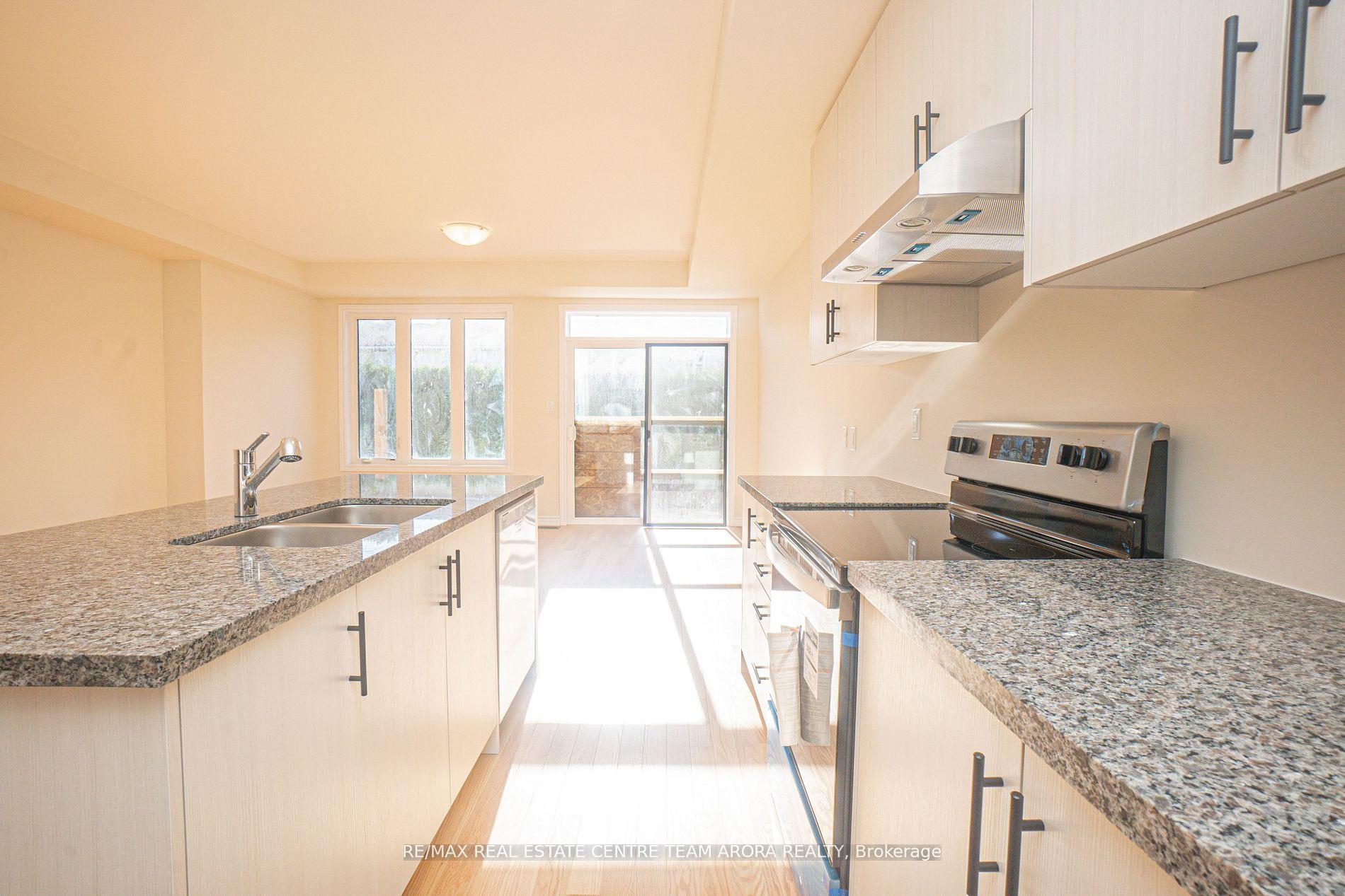 Photo 7 of 1420 Oakmont Common, Burlington, Tyandaga — HOMEH