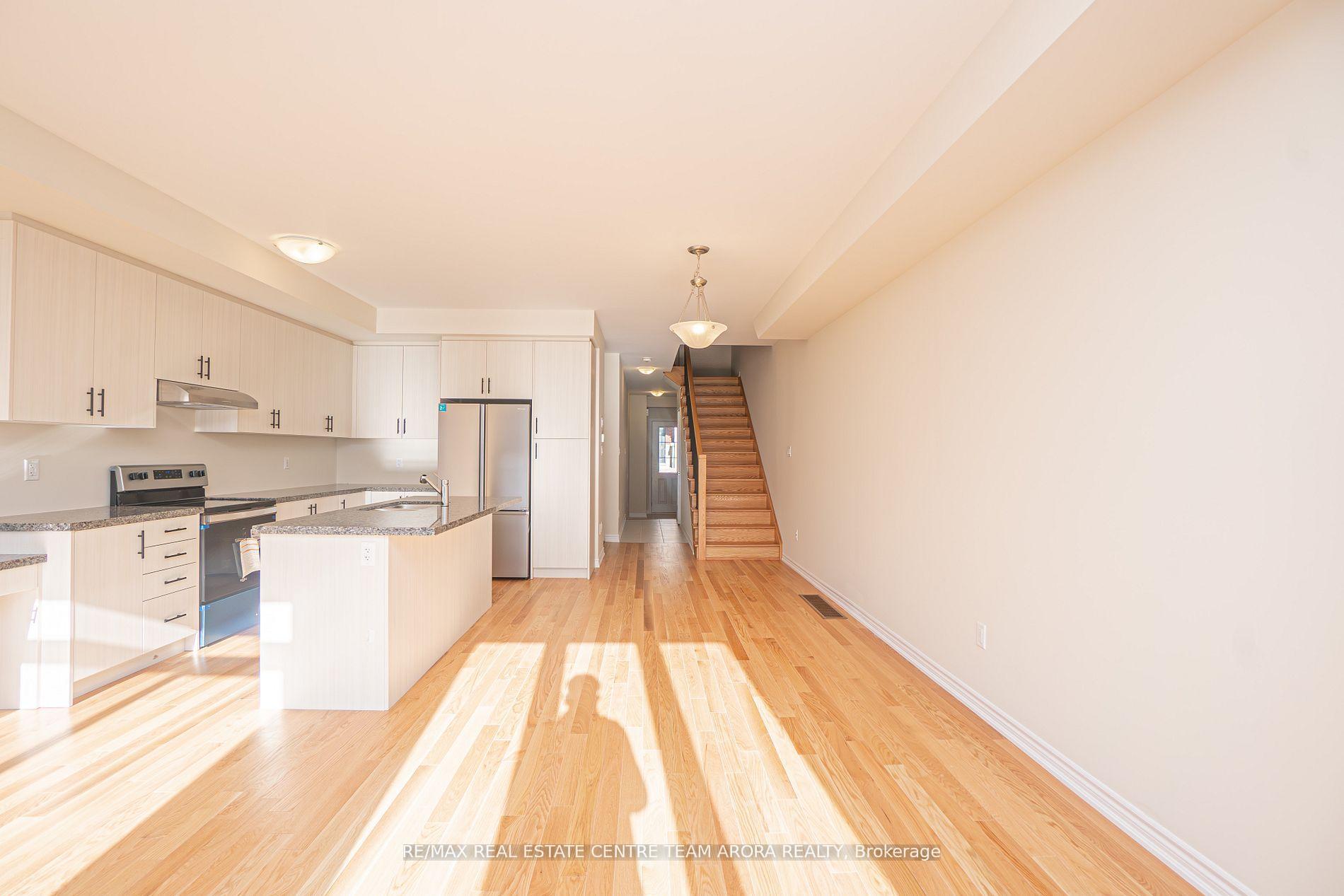 Photo 9 of 1420 Oakmont Common, Burlington, Tyandaga — HOMEH
