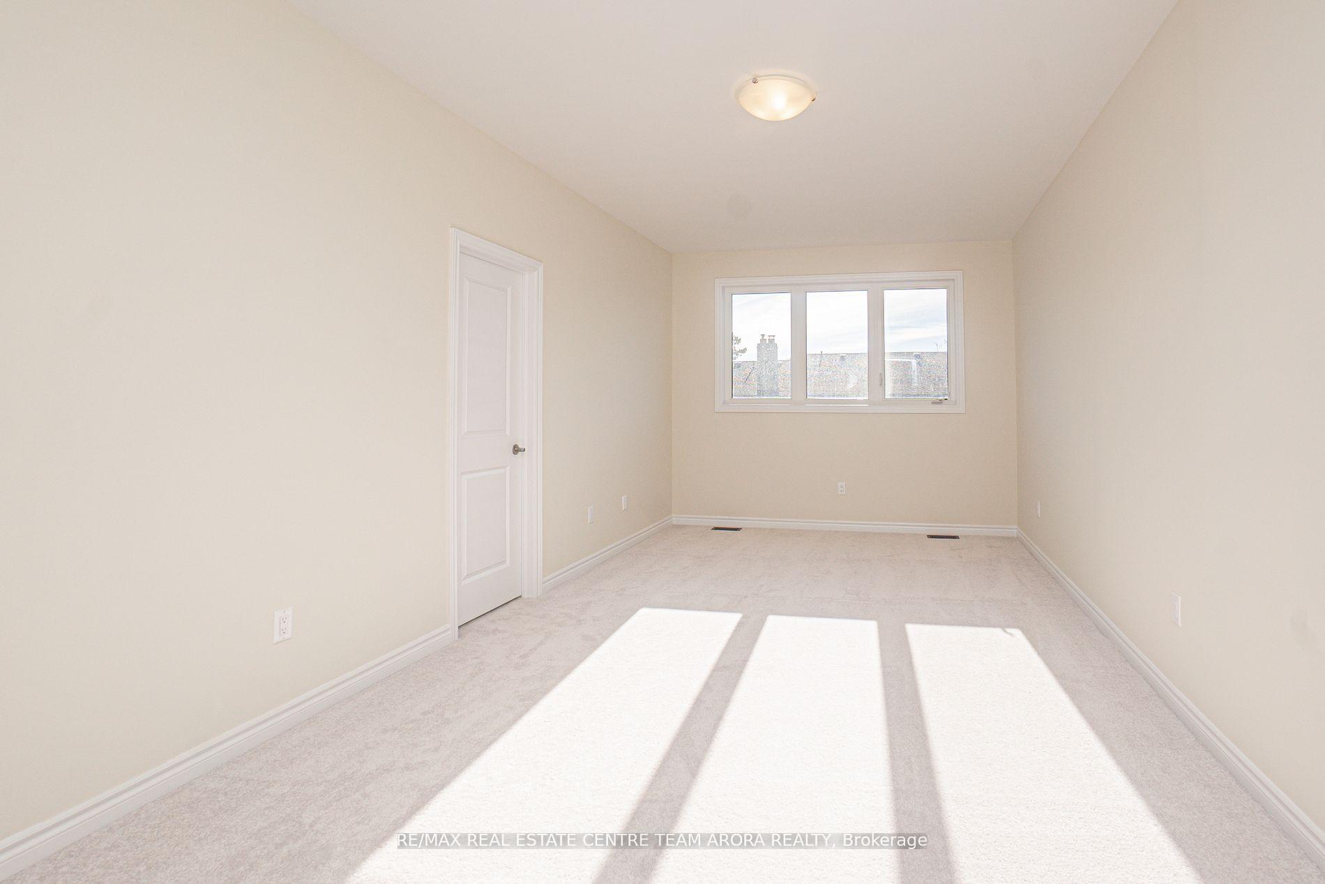 Photo 11 of 1420 Oakmont Common, Burlington, Tyandaga — HOMEH