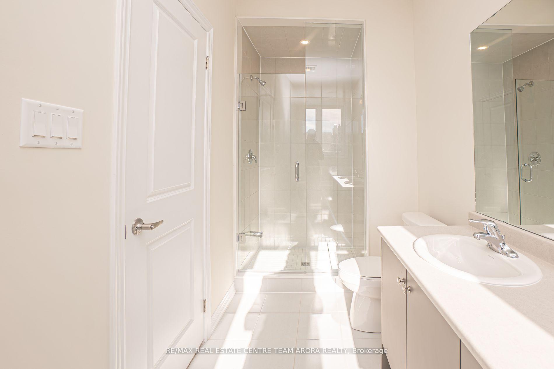 Photo 15 of 1420 Oakmont Common, Burlington, Tyandaga — HOMEH
