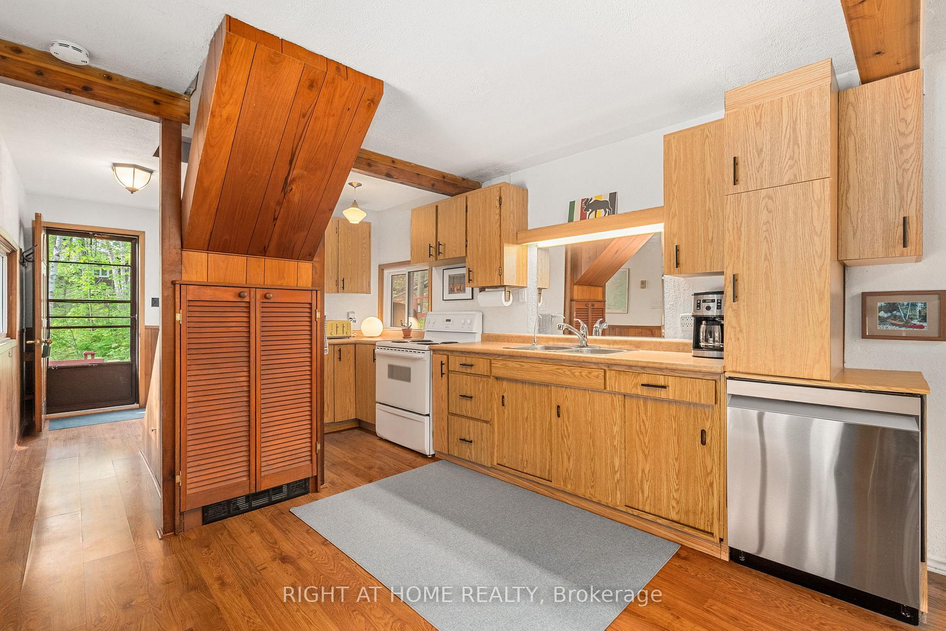 Photo 14 of 1178 Tomingas Road, Gravenhurst, Muskoka (S) — HOMEH