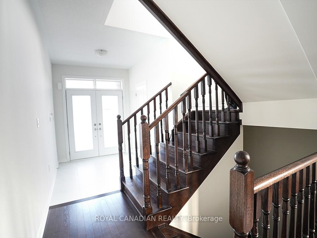 Photo 5 of 37 Gilham Way N, Brant, Paris — HOMEH