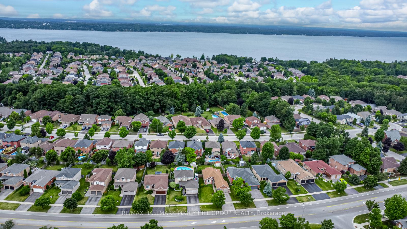 Photo 2 of 70 Hurst Drive, Barrie, Bayshore — HOMEH