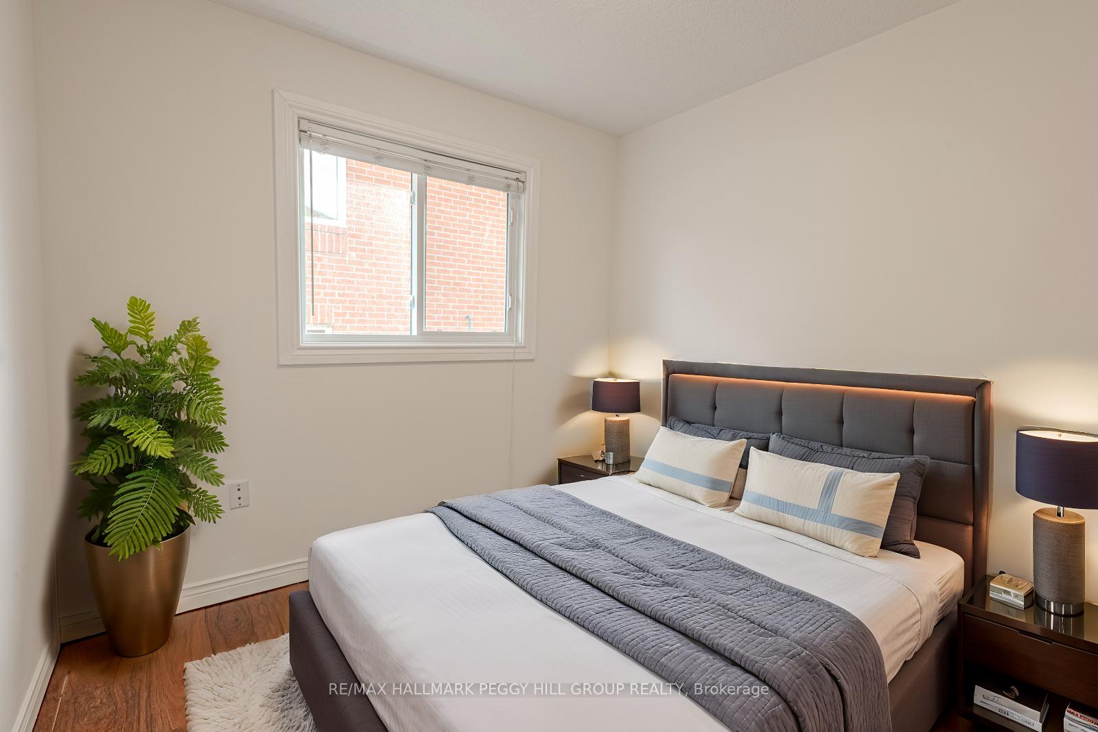 Photo 8 of 70 Hurst Drive, Barrie, Bayshore — HOMEH
