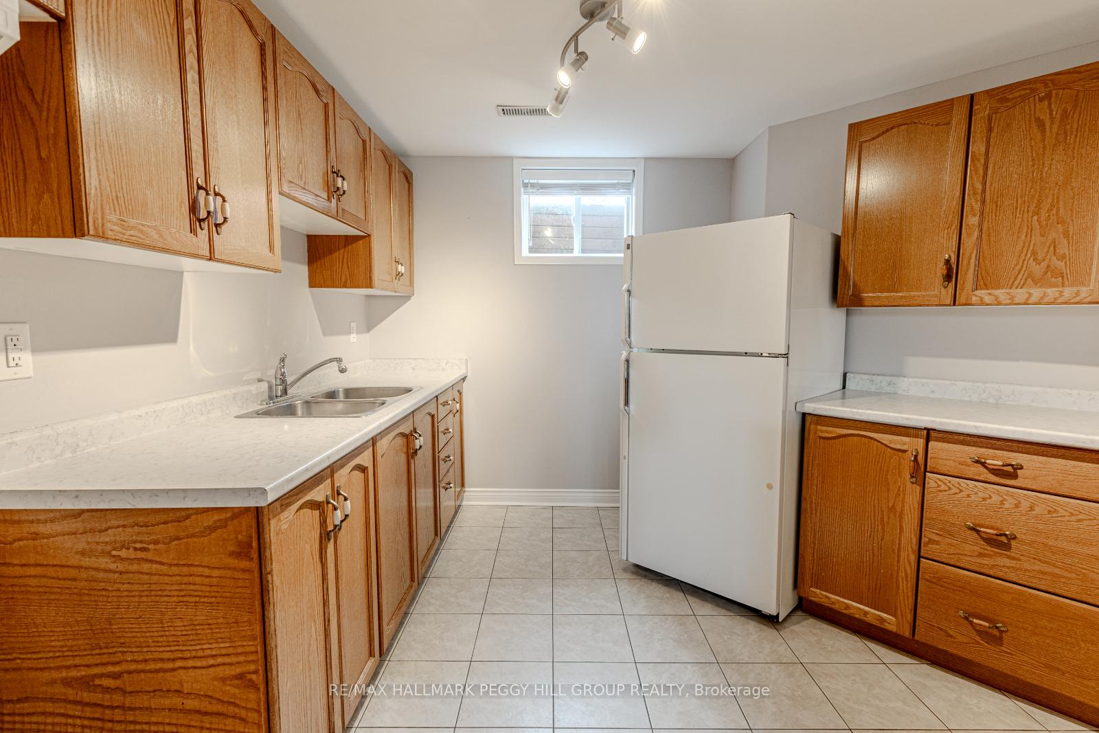 Photo 11 of 70 Hurst Drive, Barrie, Bayshore — HOMEH