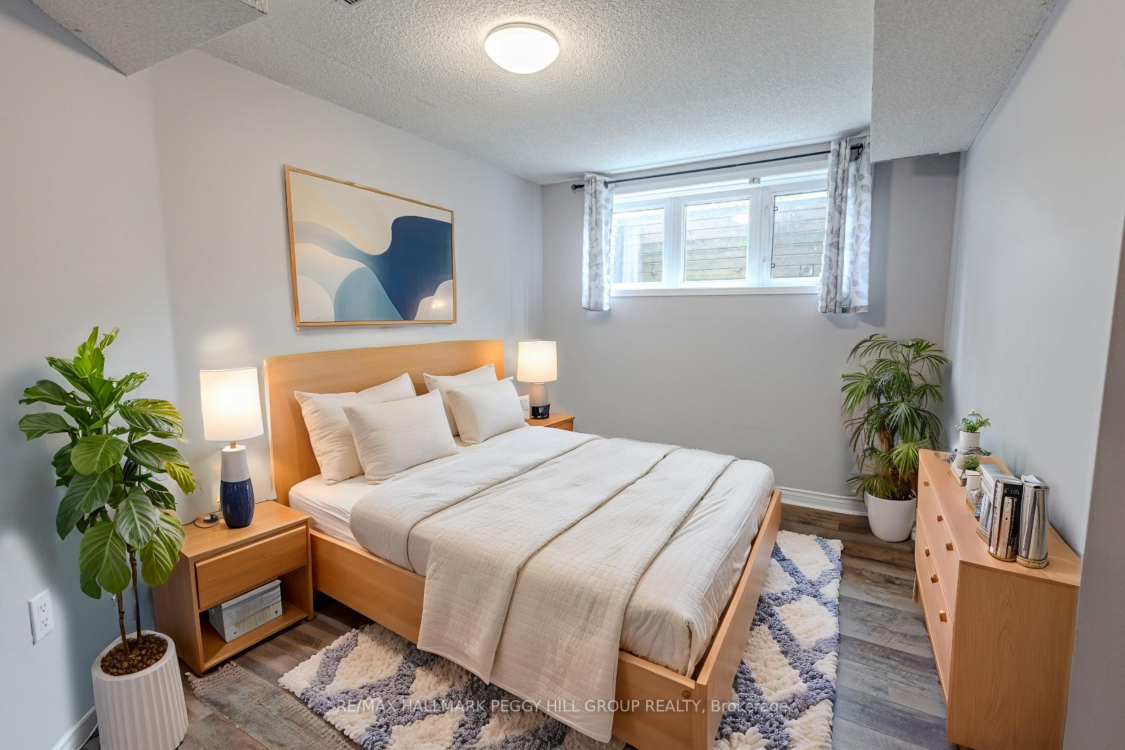 Photo 13 of 70 Hurst Drive, Barrie, Bayshore — HOMEH