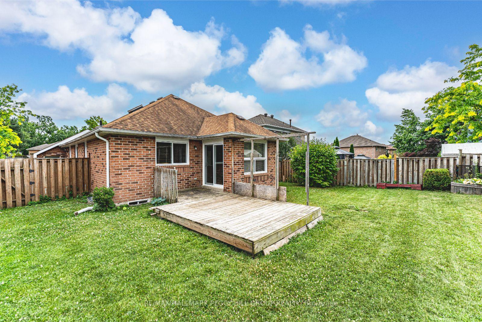 Photo 16 of 70 Hurst Drive, Barrie, Bayshore — HOMEH