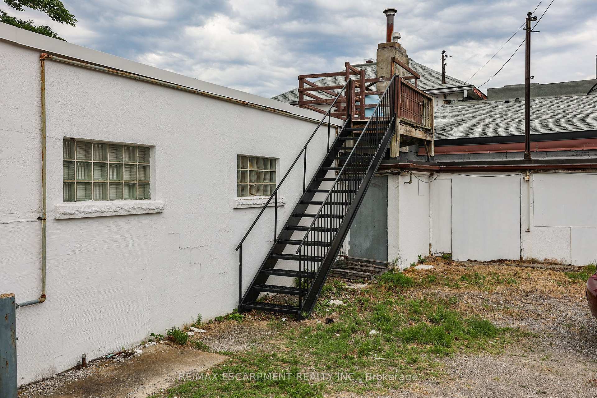 Photo 4 of Unit 3, 13 Main Street W, Grimsby, Grimsby East — HOMEH