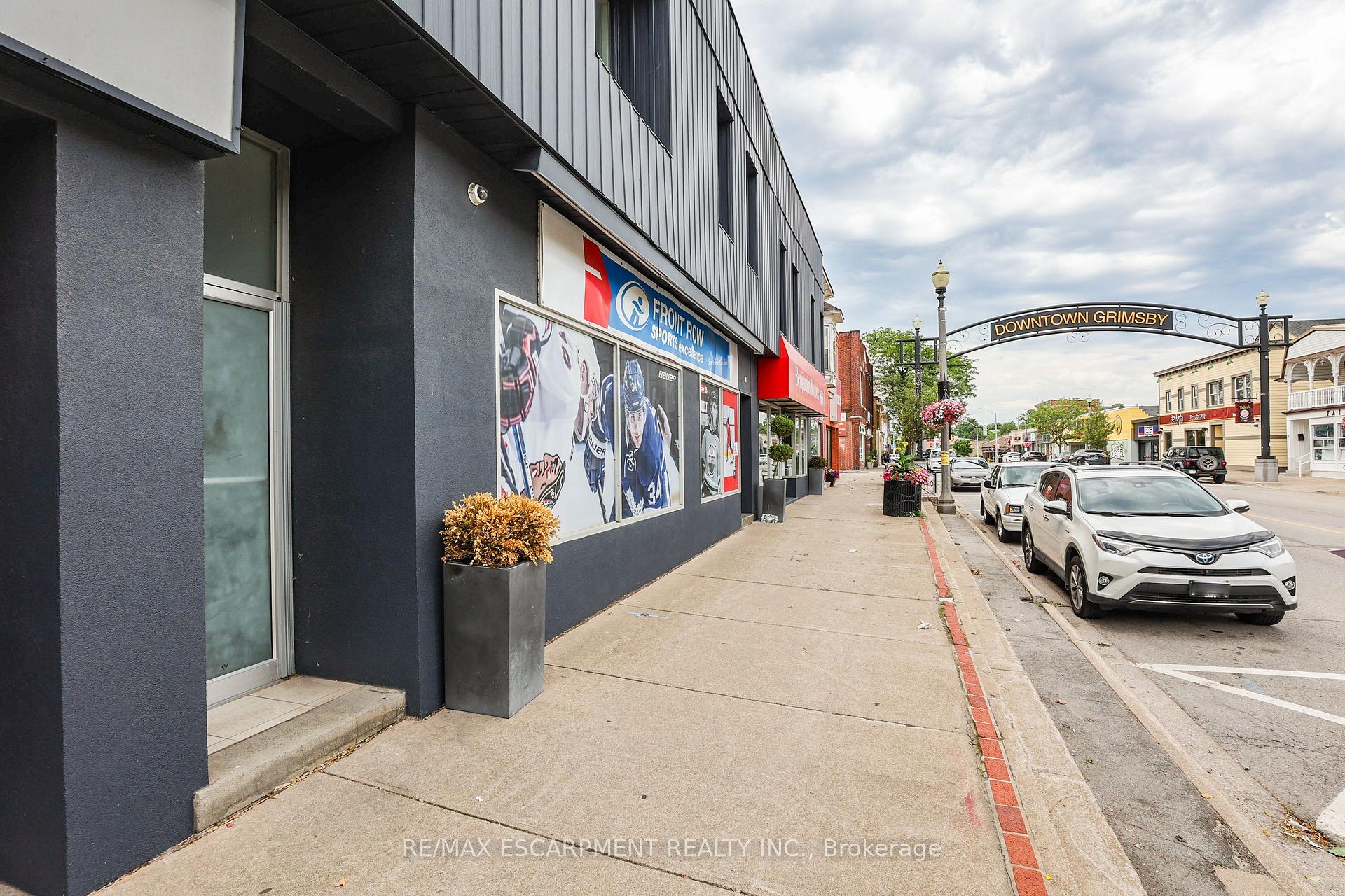 Photo 5 of Unit 3, 13 Main Street W, Grimsby, Grimsby East — HOMEH
