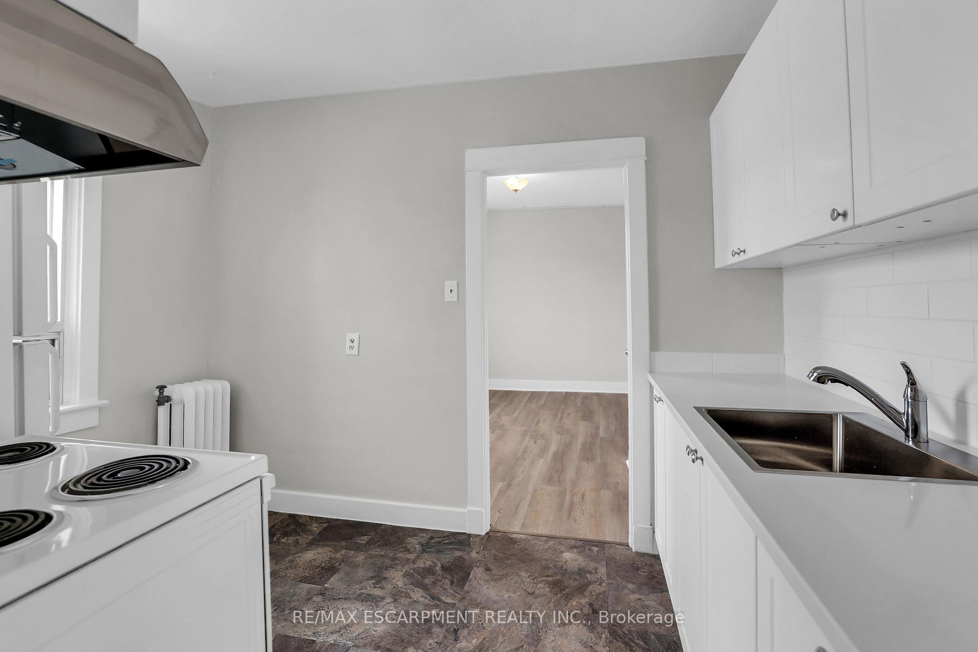 Photo 12 of Unit 3, 13 Main Street W, Grimsby, Grimsby East — HOMEH