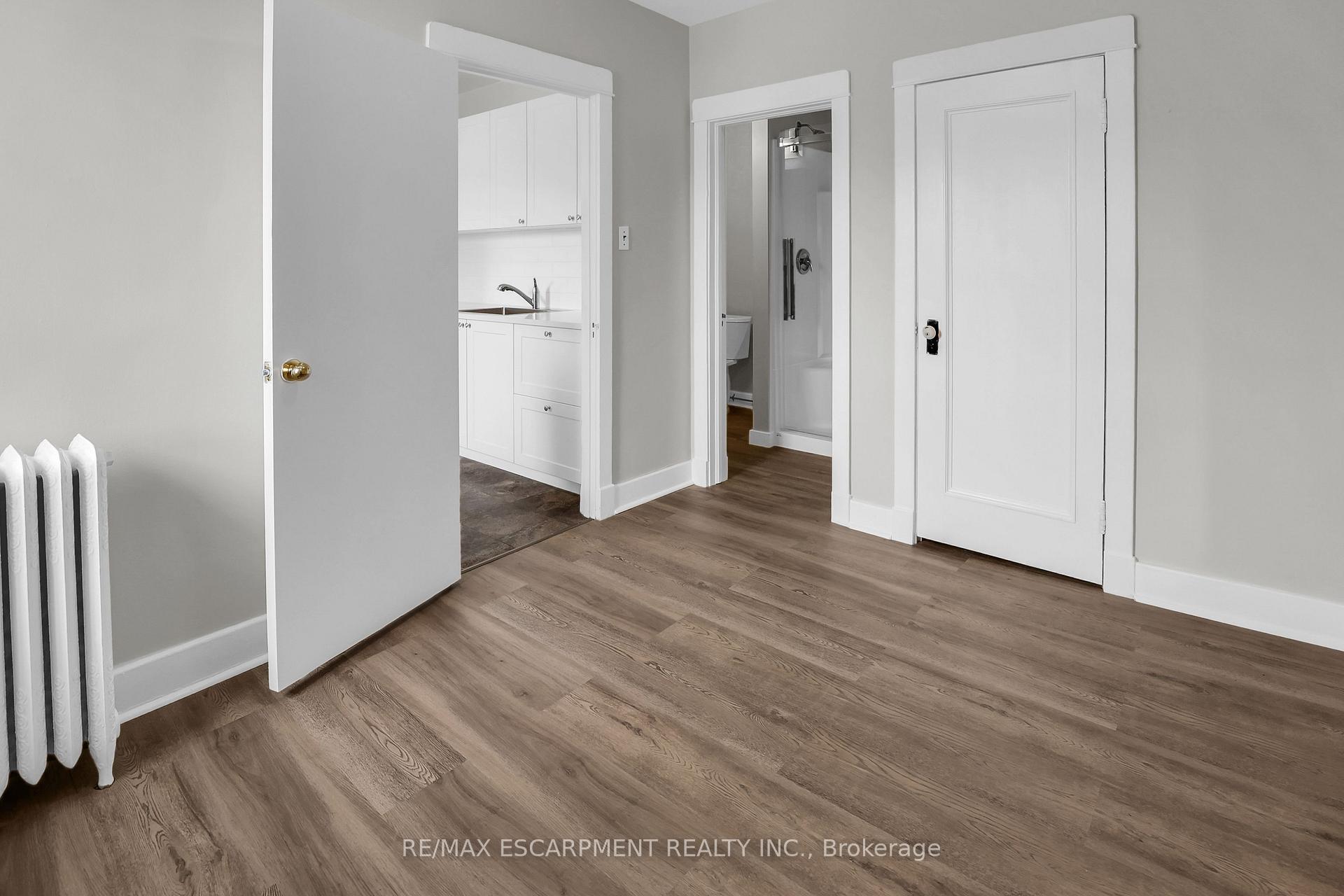Photo 14 of Unit 3, 13 Main Street W, Grimsby, Grimsby East — HOMEH