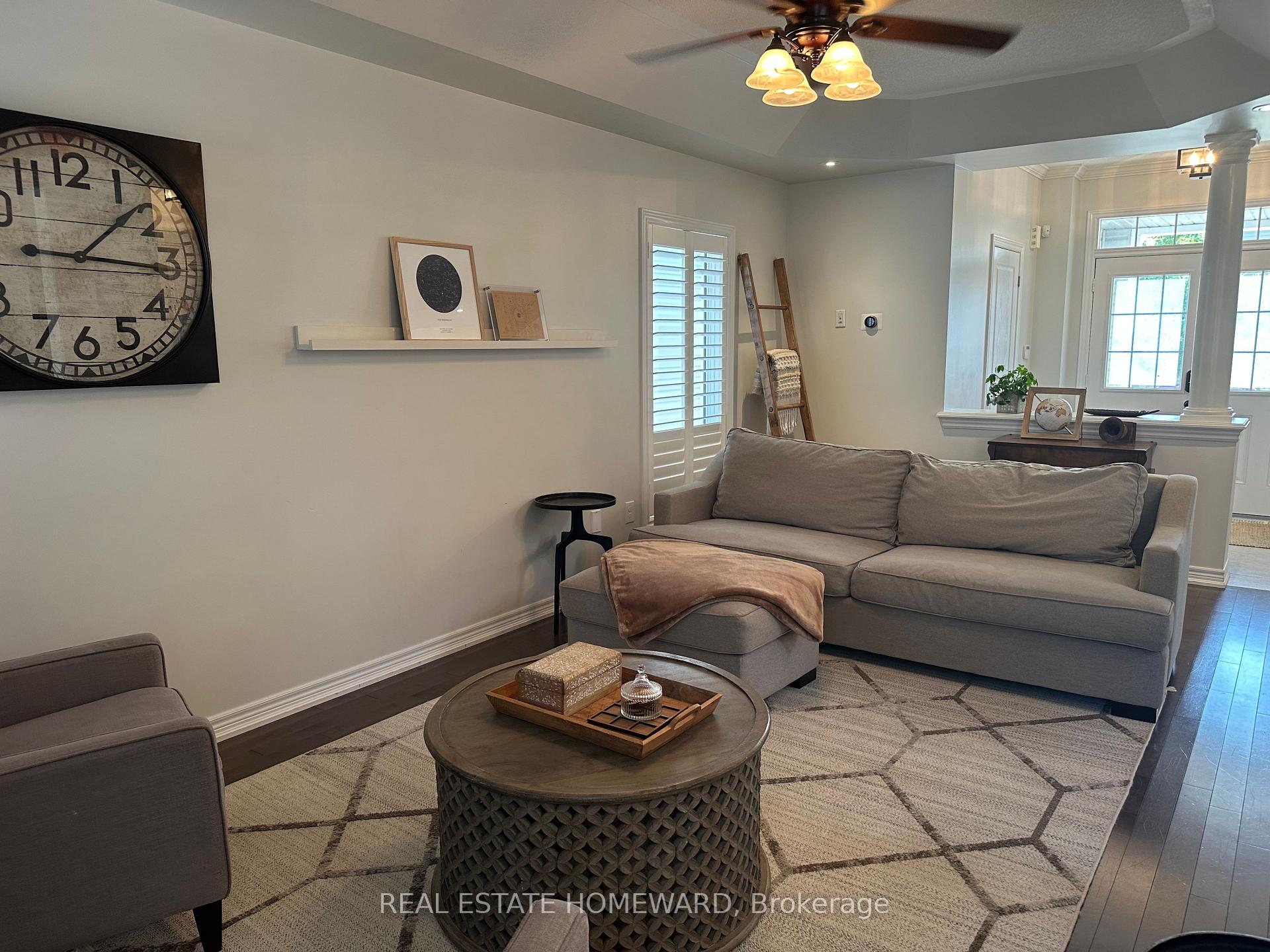 Photo 5 of 28 Bostock Drive, Georgina, Keswick South — HOMEH