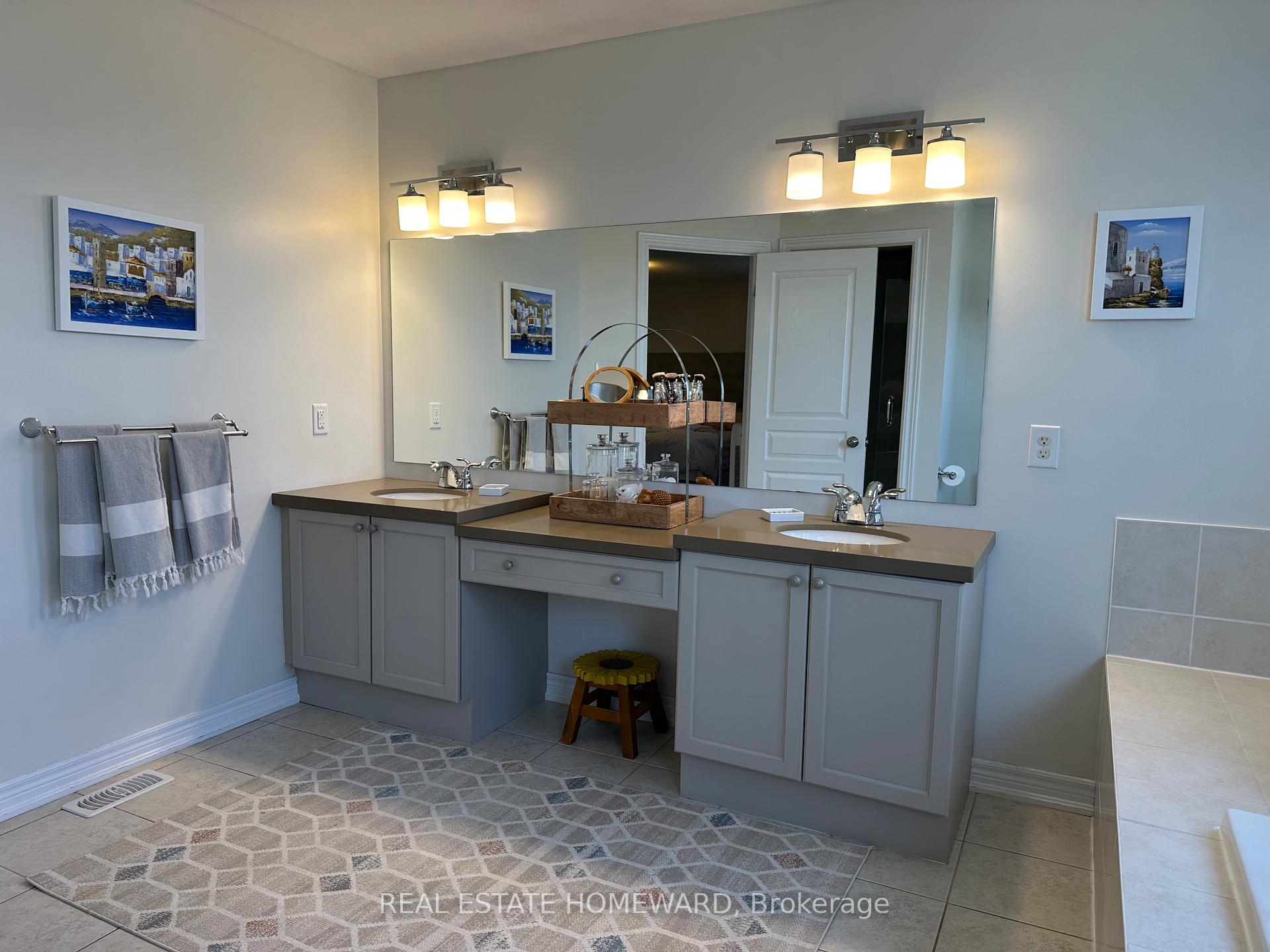 Photo 8 of 28 Bostock Drive, Georgina, Keswick South — HOMEH