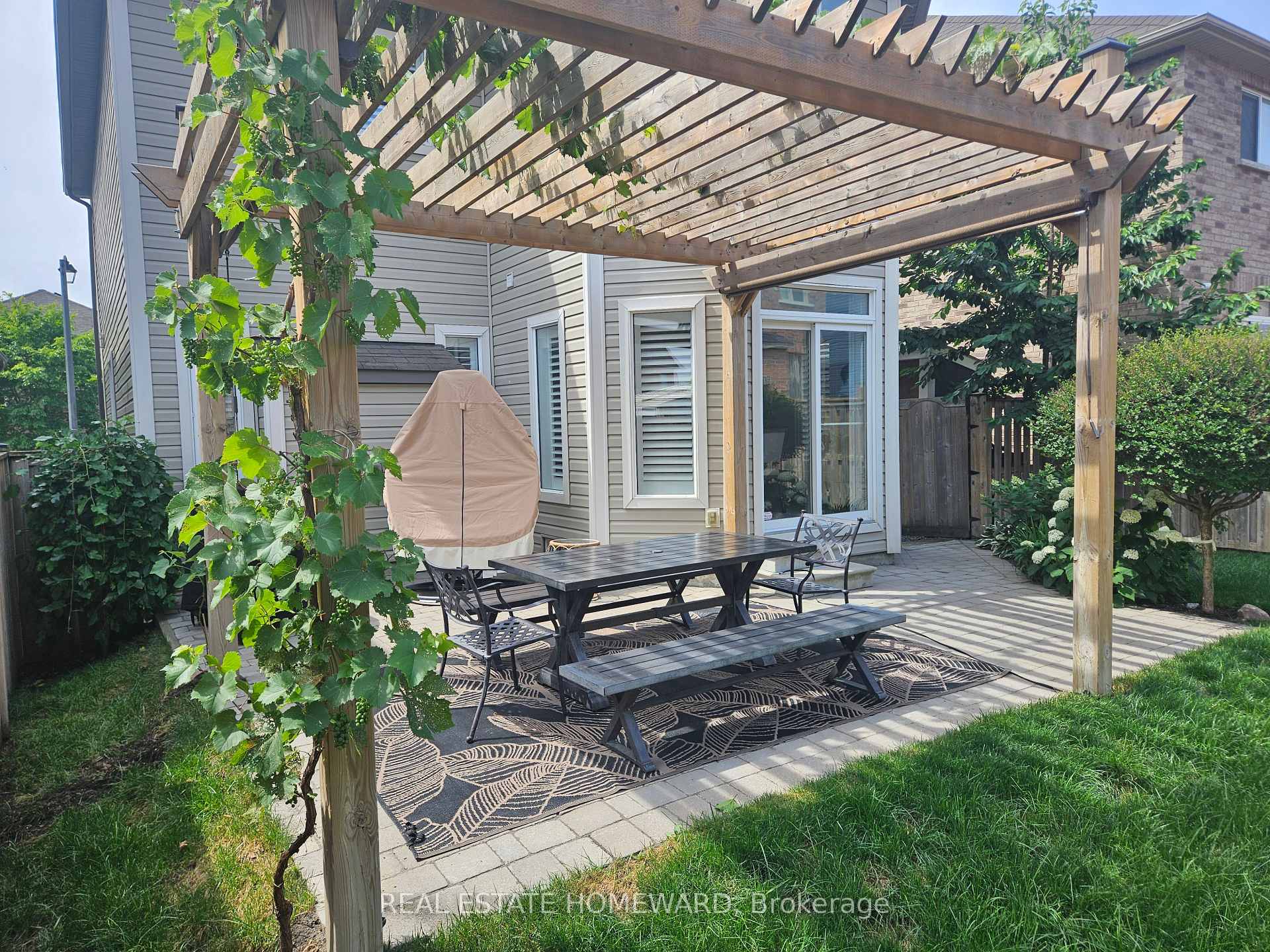 Photo 26 of 28 Bostock Drive, Georgina, Keswick South — HOMEH