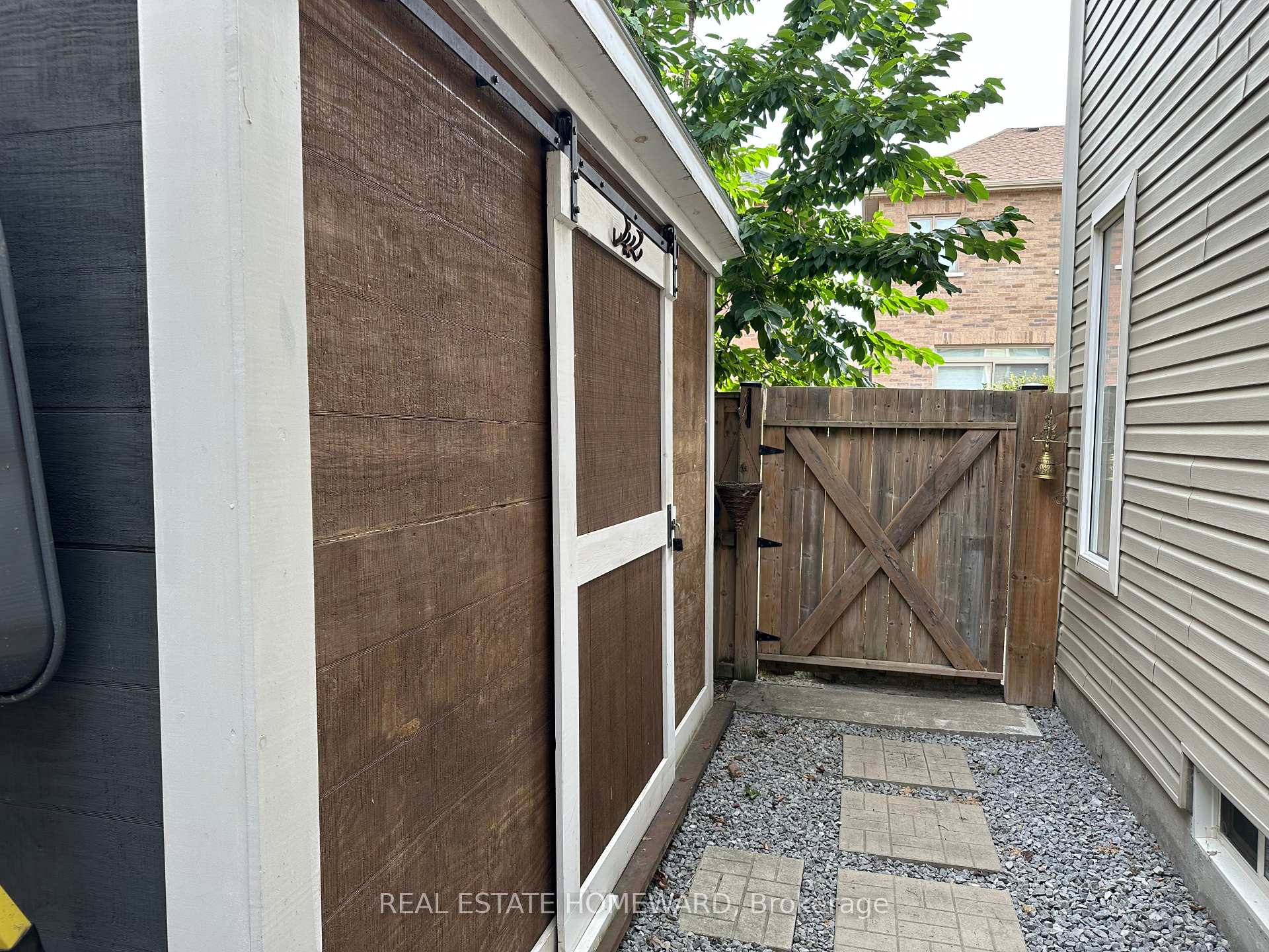 Photo 27 of 28 Bostock Drive, Georgina, Keswick South — HOMEH