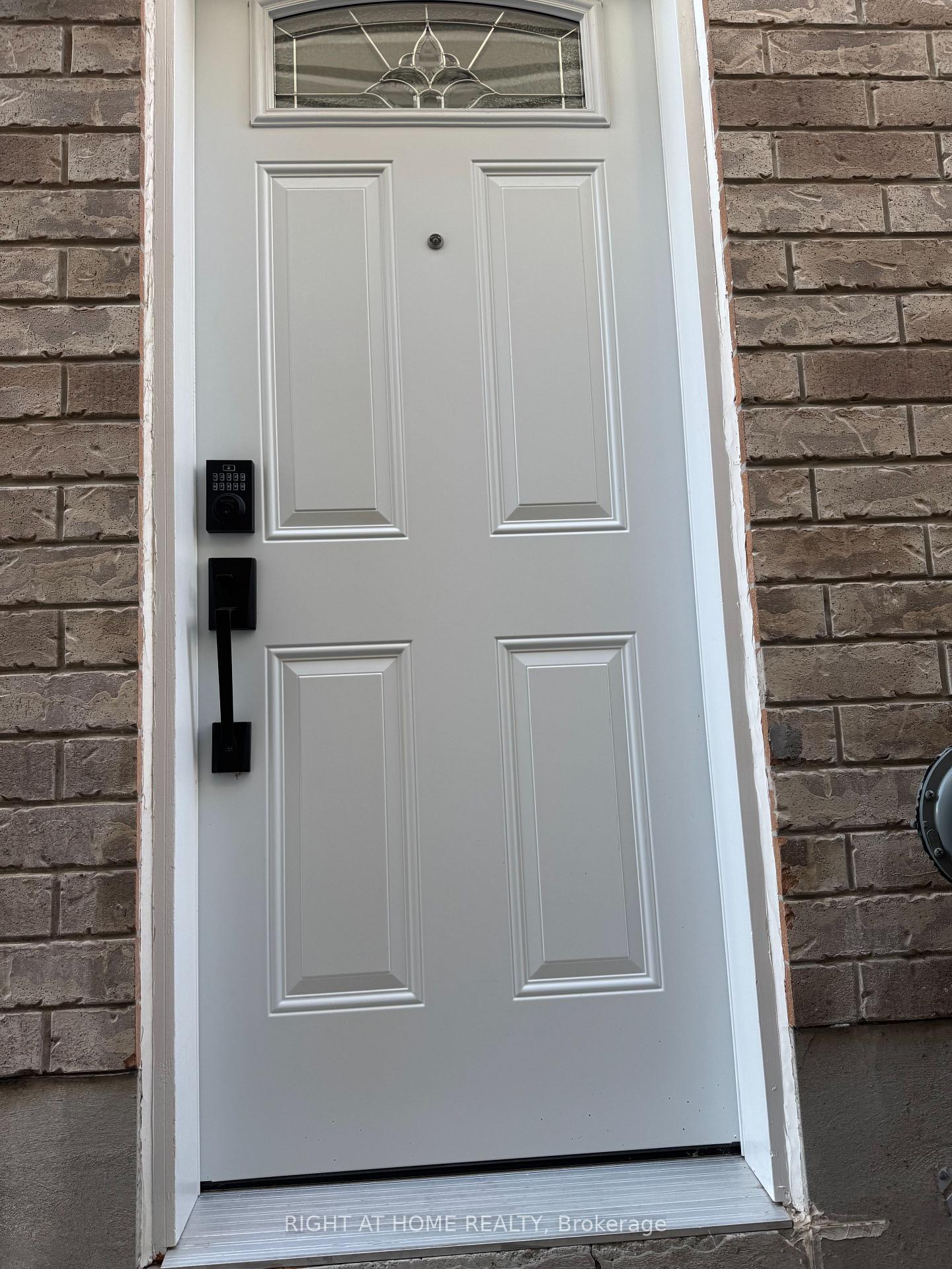 Photo 3 of Unit LOWER, 174 Curzon Crescent, Guelph, Willow West/Sugarbush/West Acres — HOMEH