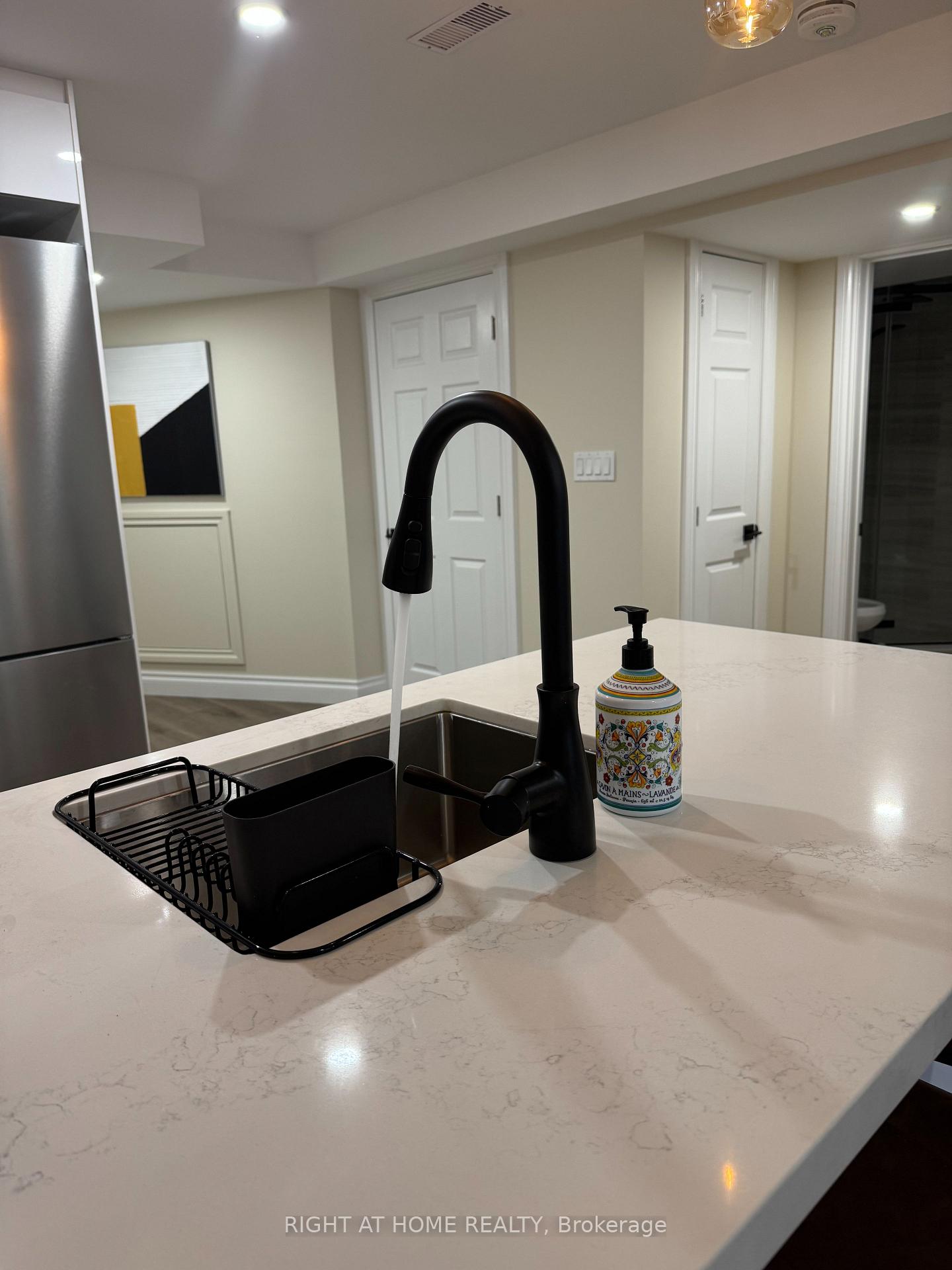 Photo 7 of Unit LOWER, 174 Curzon Crescent, Guelph, Willow West/Sugarbush/West Acres — HOMEH
