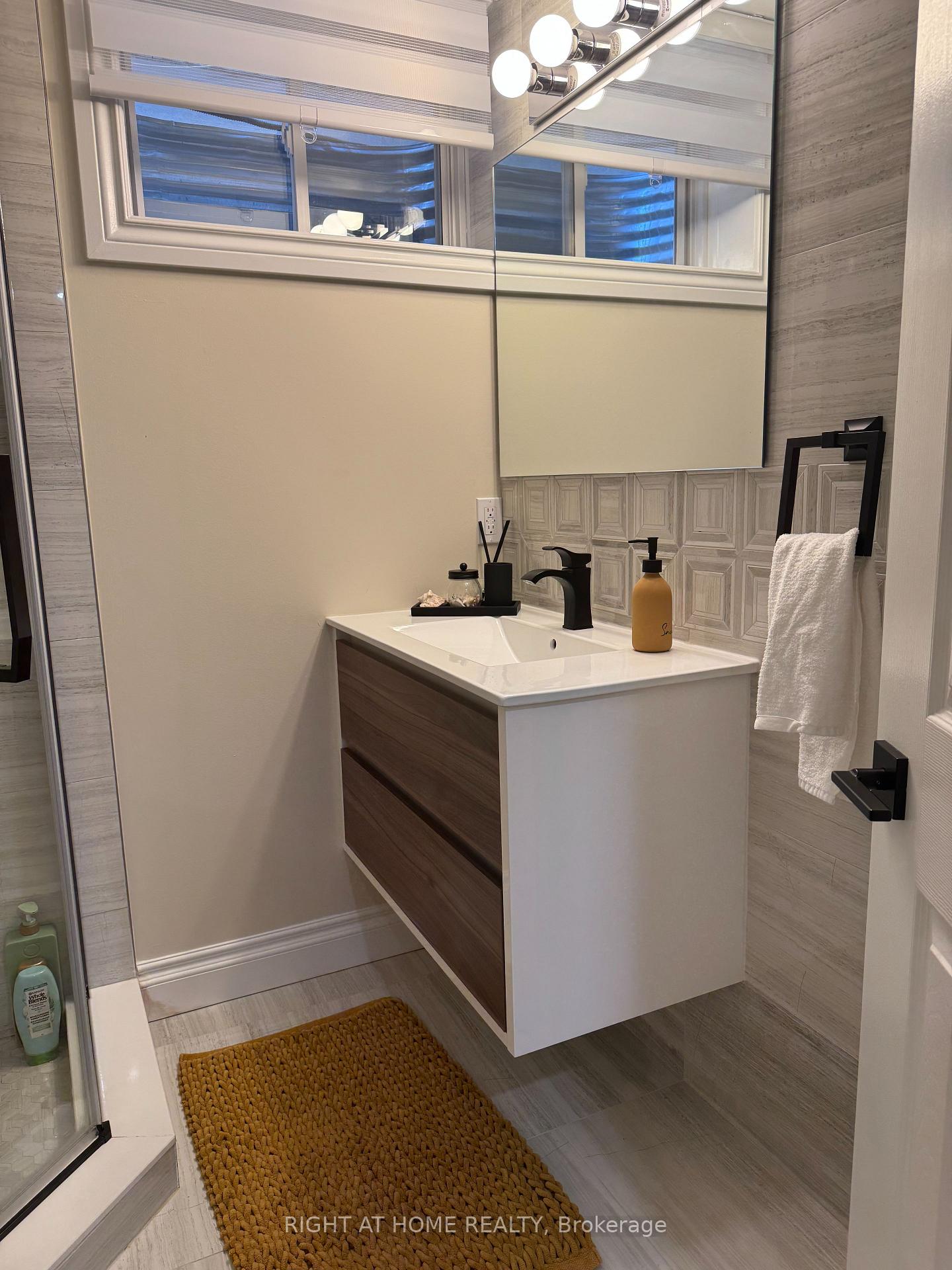 Photo 12 of Unit LOWER, 174 Curzon Crescent, Guelph, Willow West/Sugarbush/West Acres — HOMEH