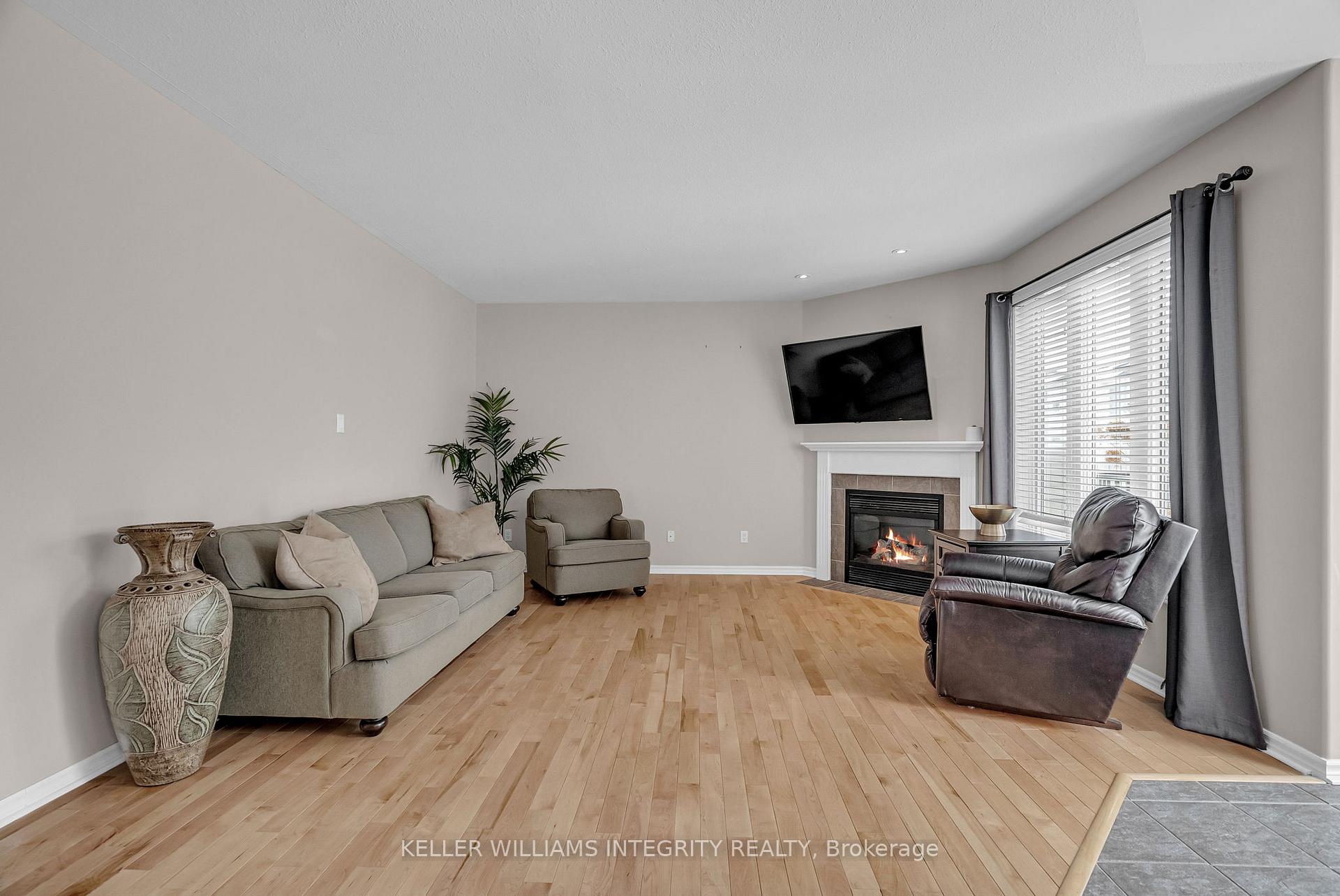 Photo 8 of 745 Vermillion Drive, Ottawa, Riverside South/Gloucester Glen — HOMEH