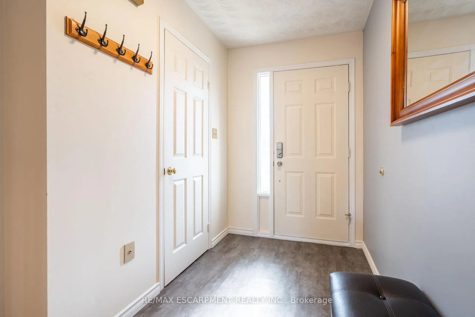 Photo 6 of 85 Royalvista Drive, Hamilton, Templemead — HOMEH