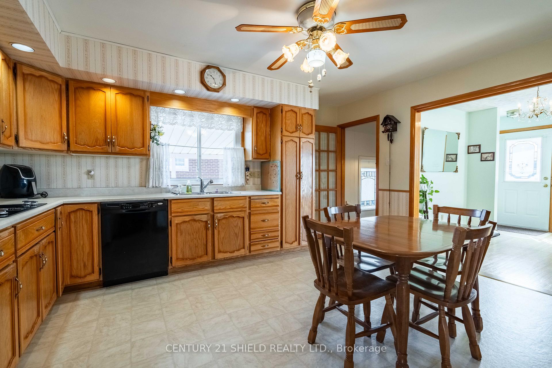 Photo 16 of 506 Anderson Drive, Cornwall — HOMEH