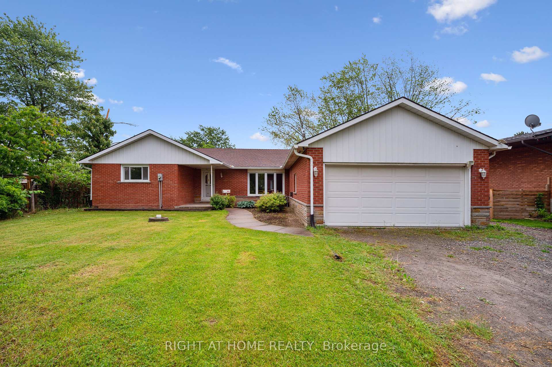 Photo 1 of 3567 South Grimsby 12 Road, Grimsby, Grimsby Escarpment — HOMEH