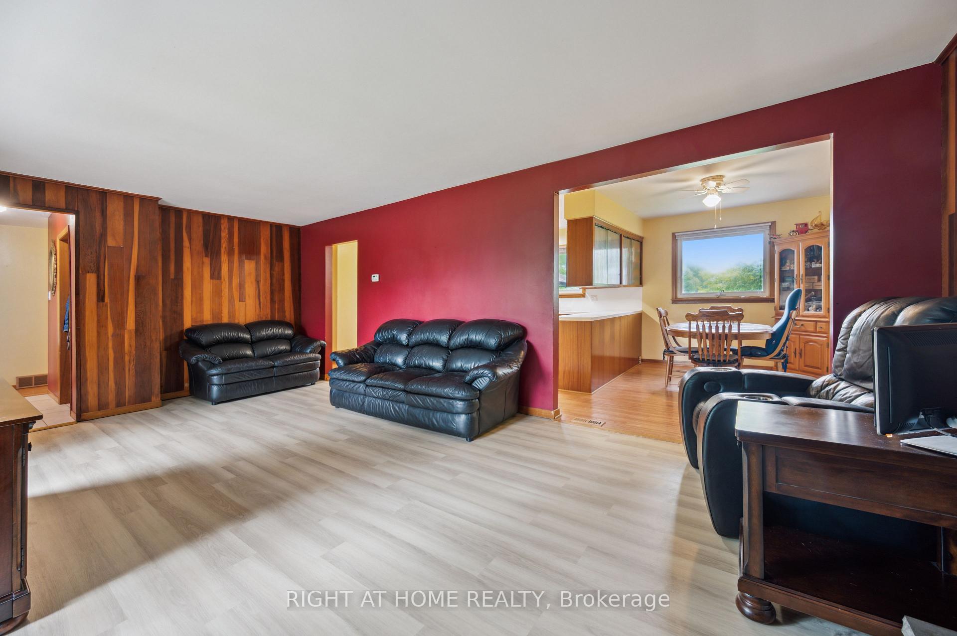 Photo 6 of 3567 South Grimsby 12 Road, Grimsby, Grimsby Escarpment — HOMEH