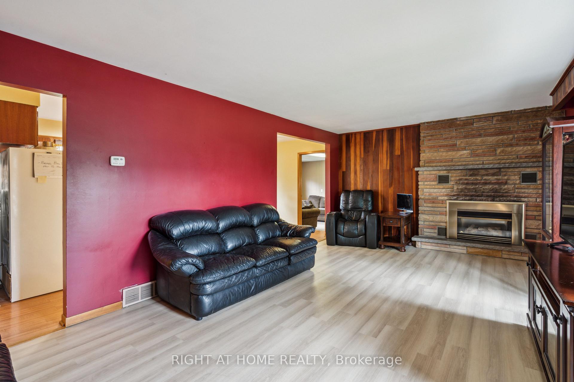 Photo 8 of 3567 South Grimsby 12 Road, Grimsby, Grimsby Escarpment — HOMEH