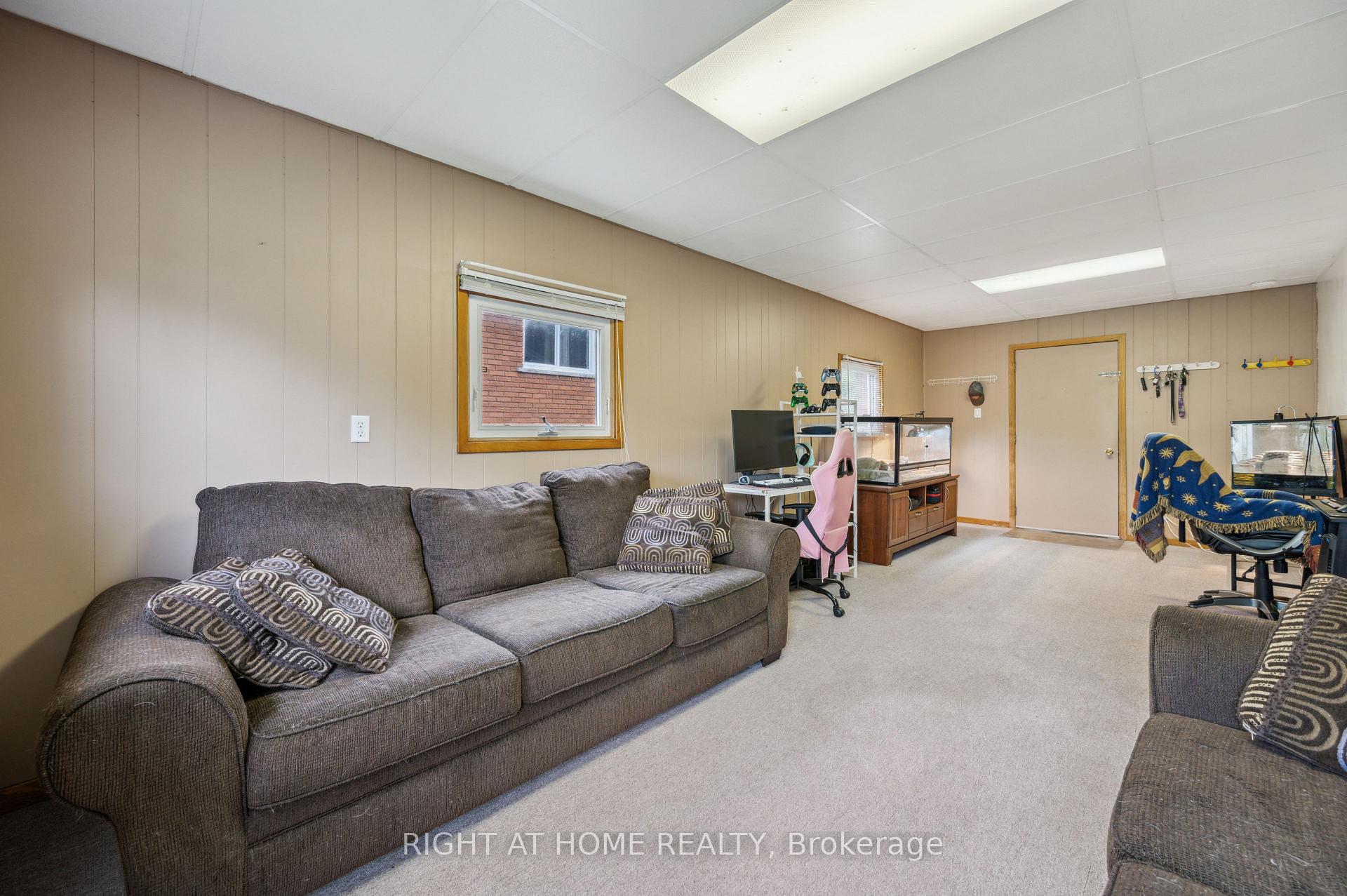 Photo 10 of 3567 South Grimsby 12 Road, Grimsby, Grimsby Escarpment — HOMEH