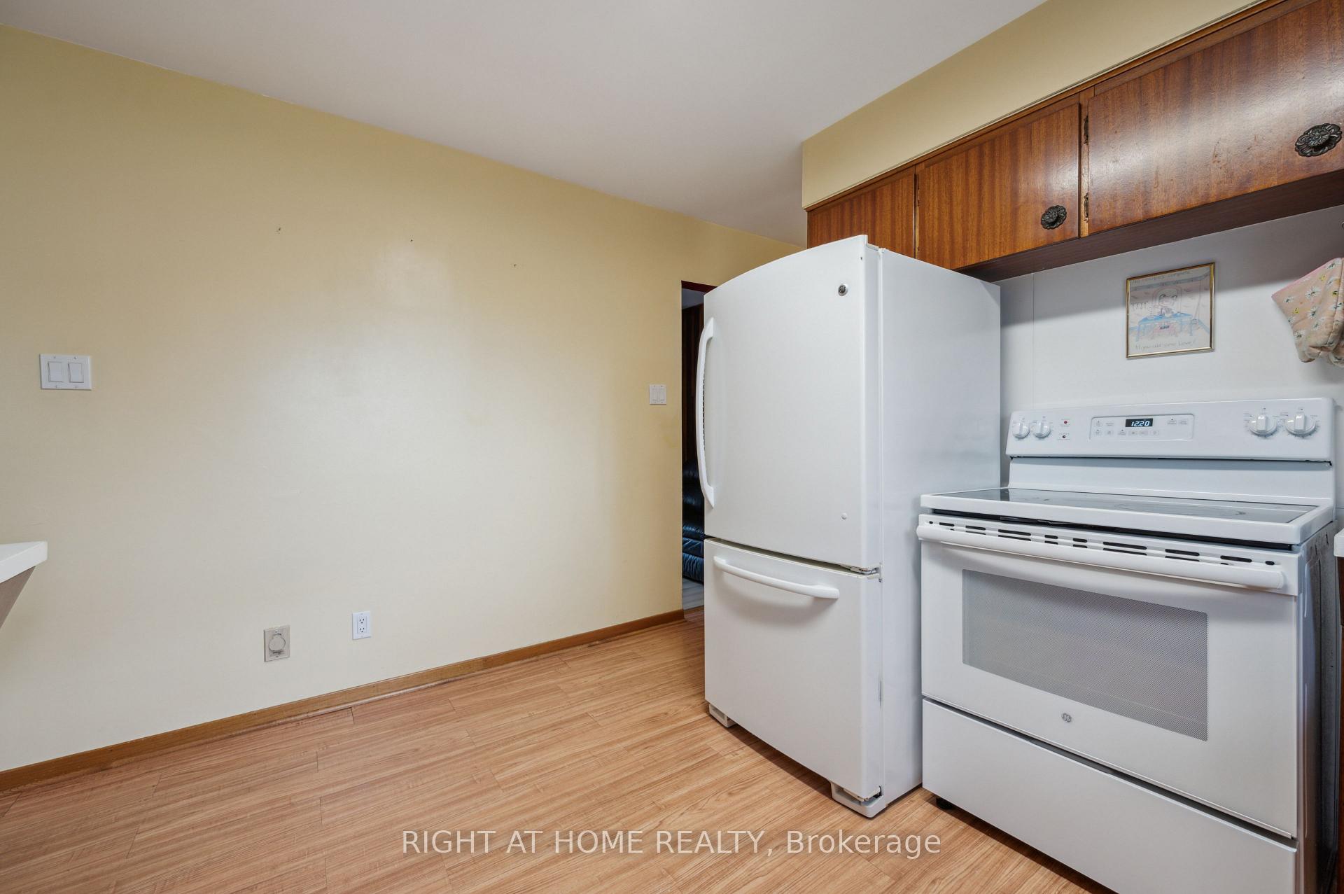 Photo 16 of 3567 South Grimsby 12 Road, Grimsby, Grimsby Escarpment — HOMEH