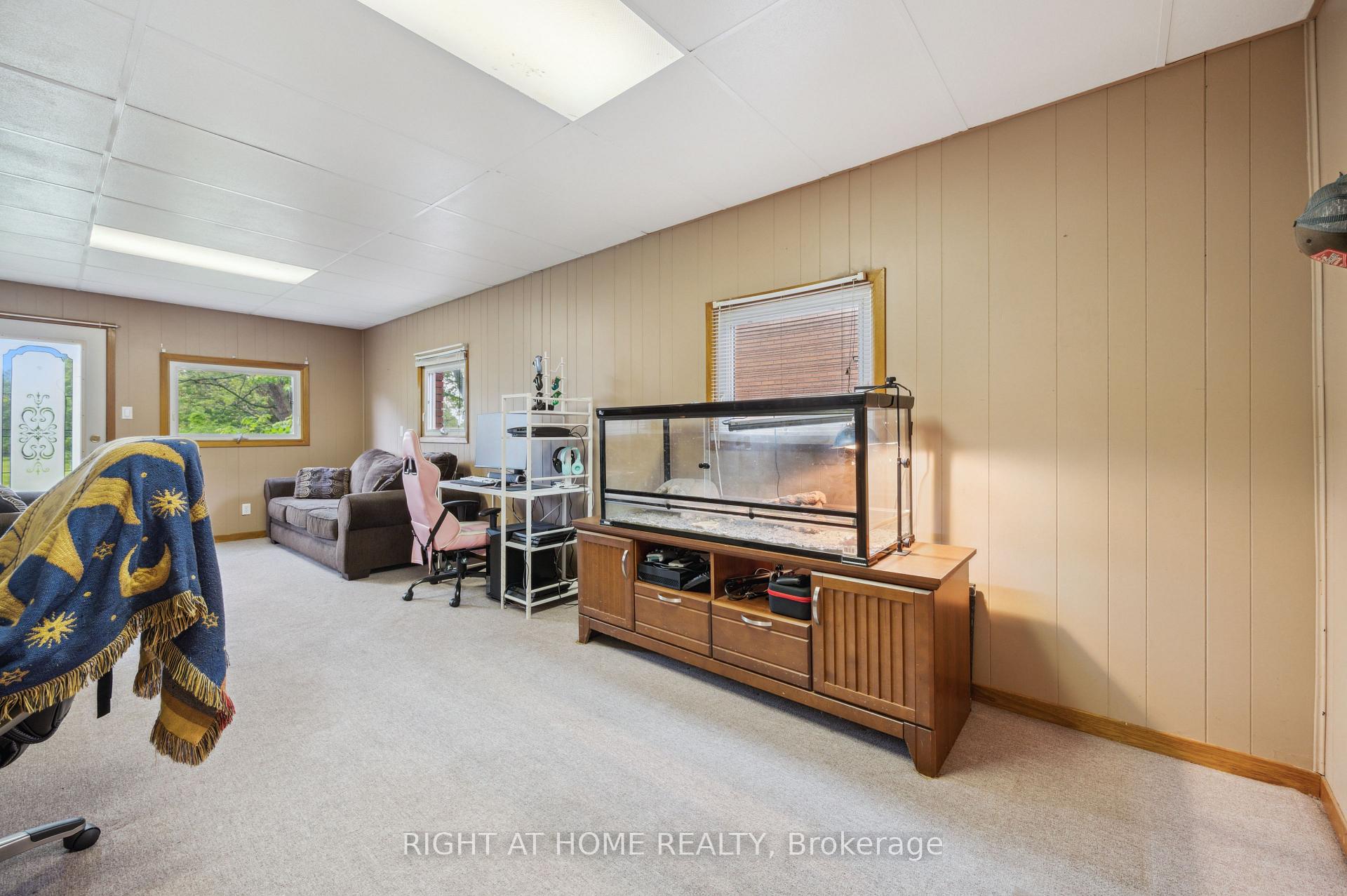 Photo 18 of 3567 South Grimsby 12 Road, Grimsby, Grimsby Escarpment — HOMEH
