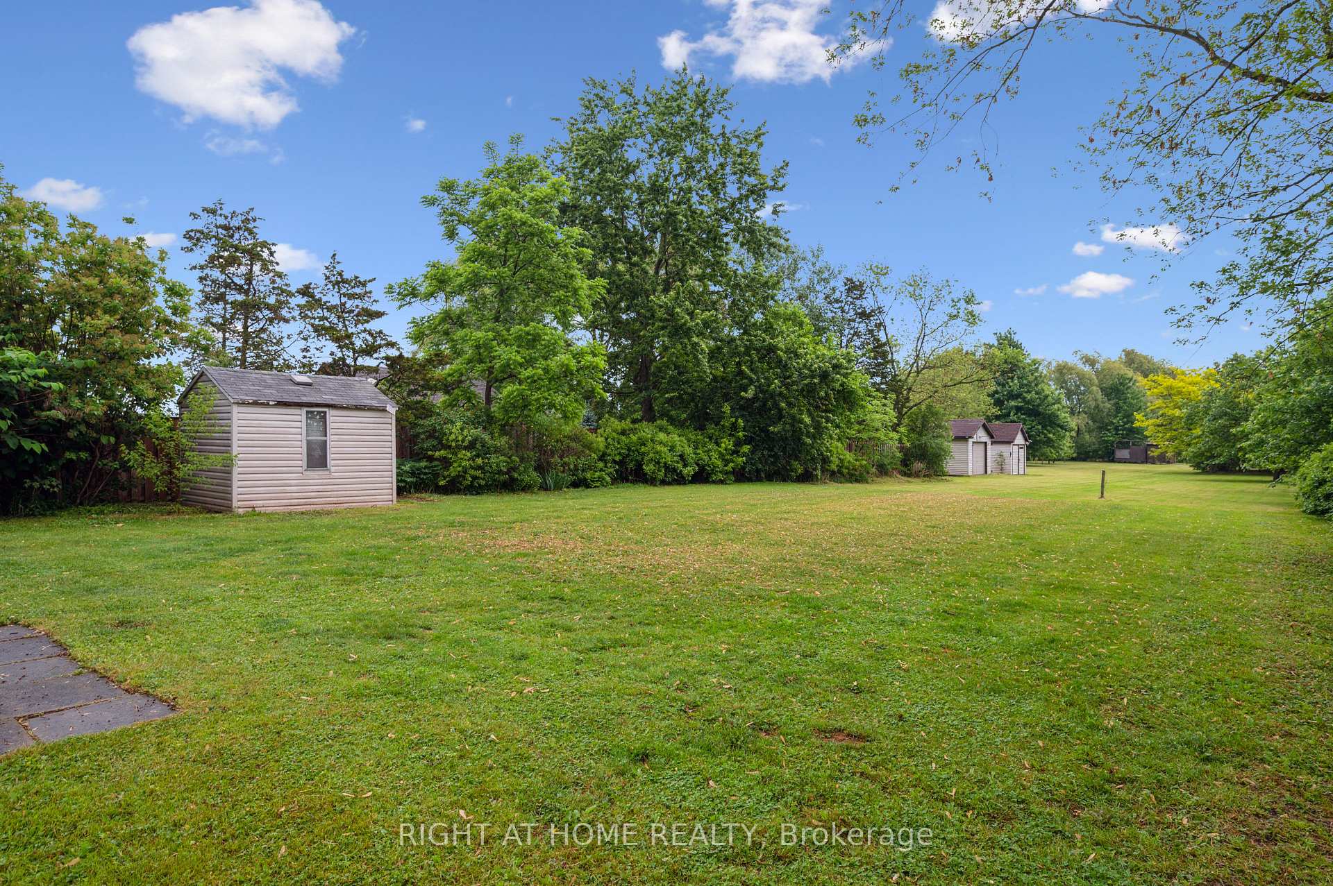 Photo 32 of 3567 South Grimsby 12 Road, Grimsby, Grimsby Escarpment — HOMEH