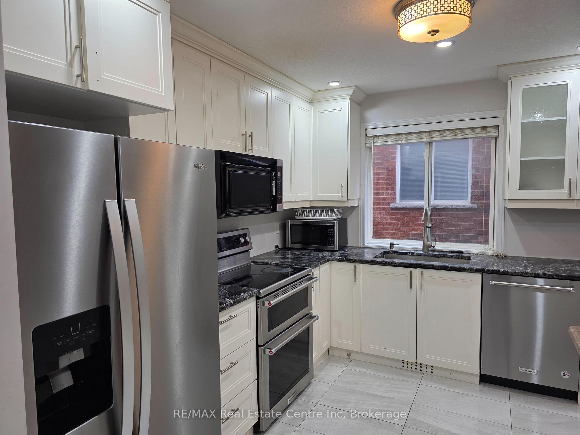 Photo 4 of 15 Bard Boulevard, Guelph, Pineridge/Westminster Woods — HOMEH