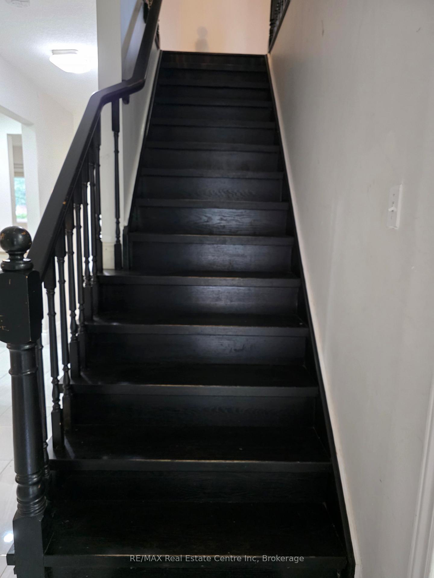 Photo 13 of 15 Bard Boulevard, Guelph, Pineridge/Westminster Woods — HOMEH
