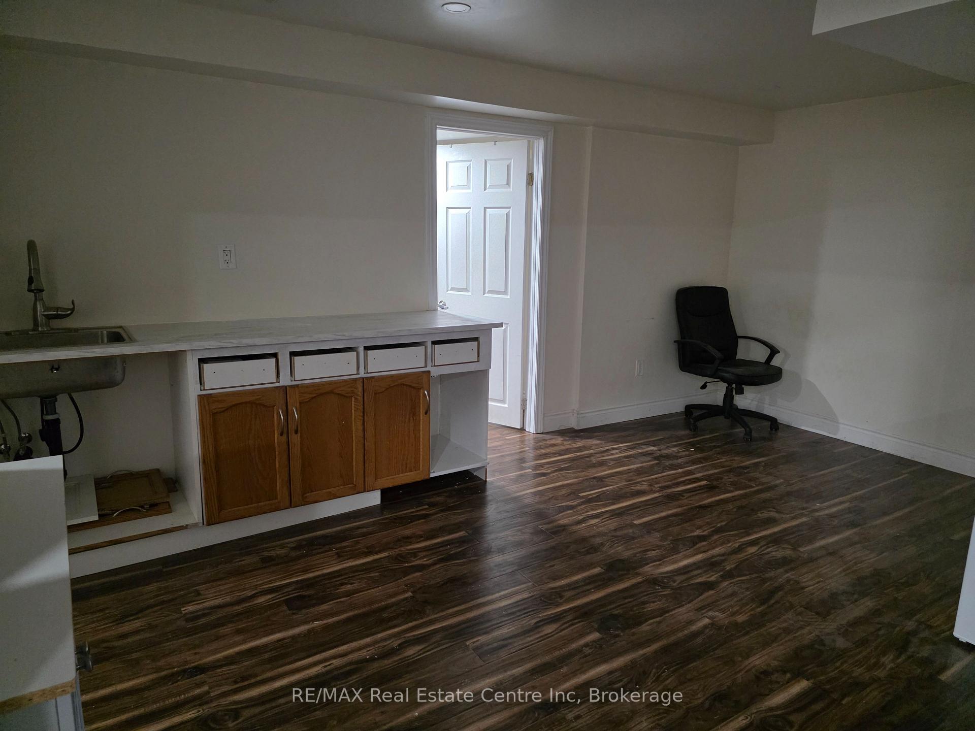 Photo 16 of 15 Bard Boulevard, Guelph, Pineridge/Westminster Woods — HOMEH
