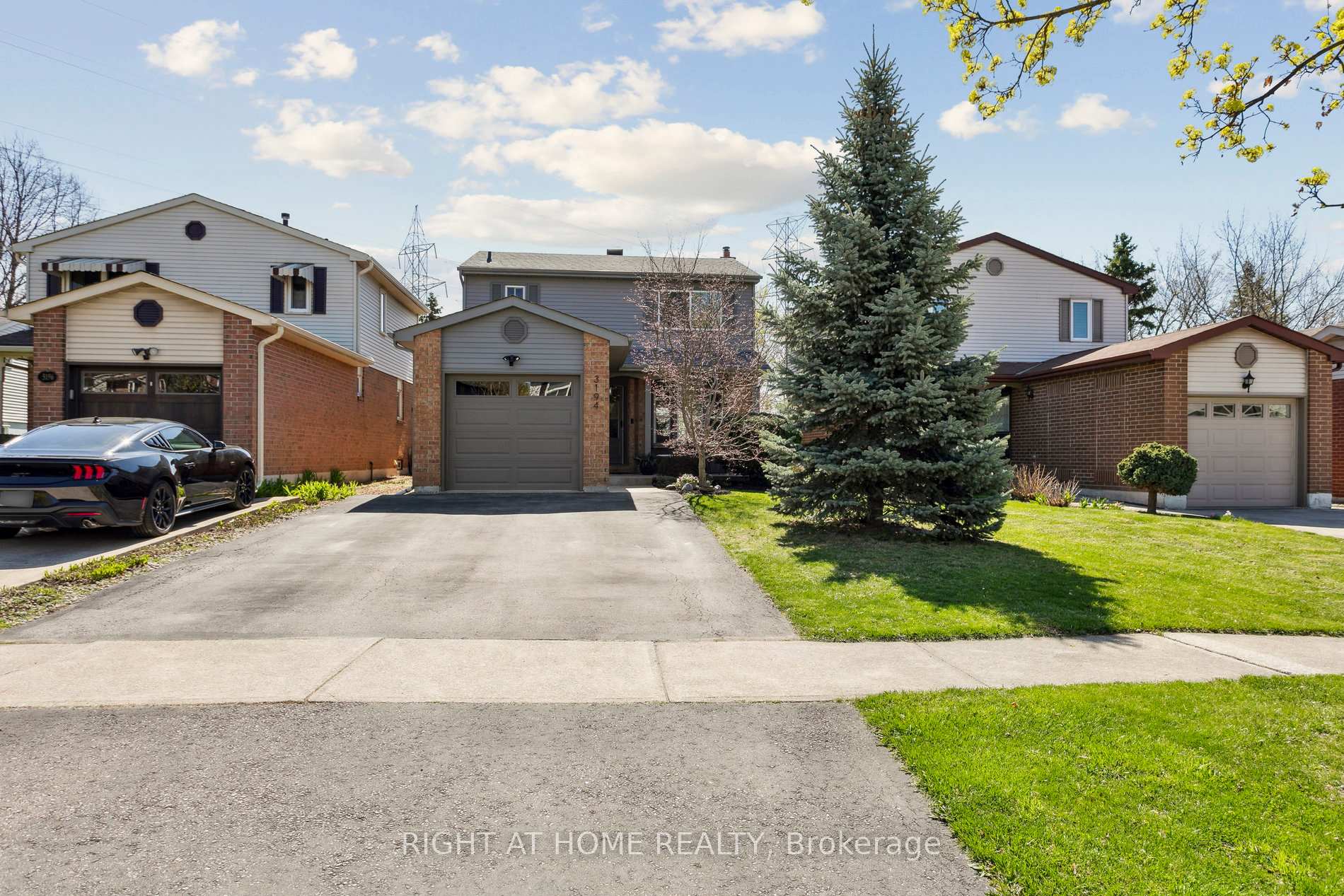 Photo 1 of 3194 Greenbough Crescent, Burlington, Headon — HOMEH