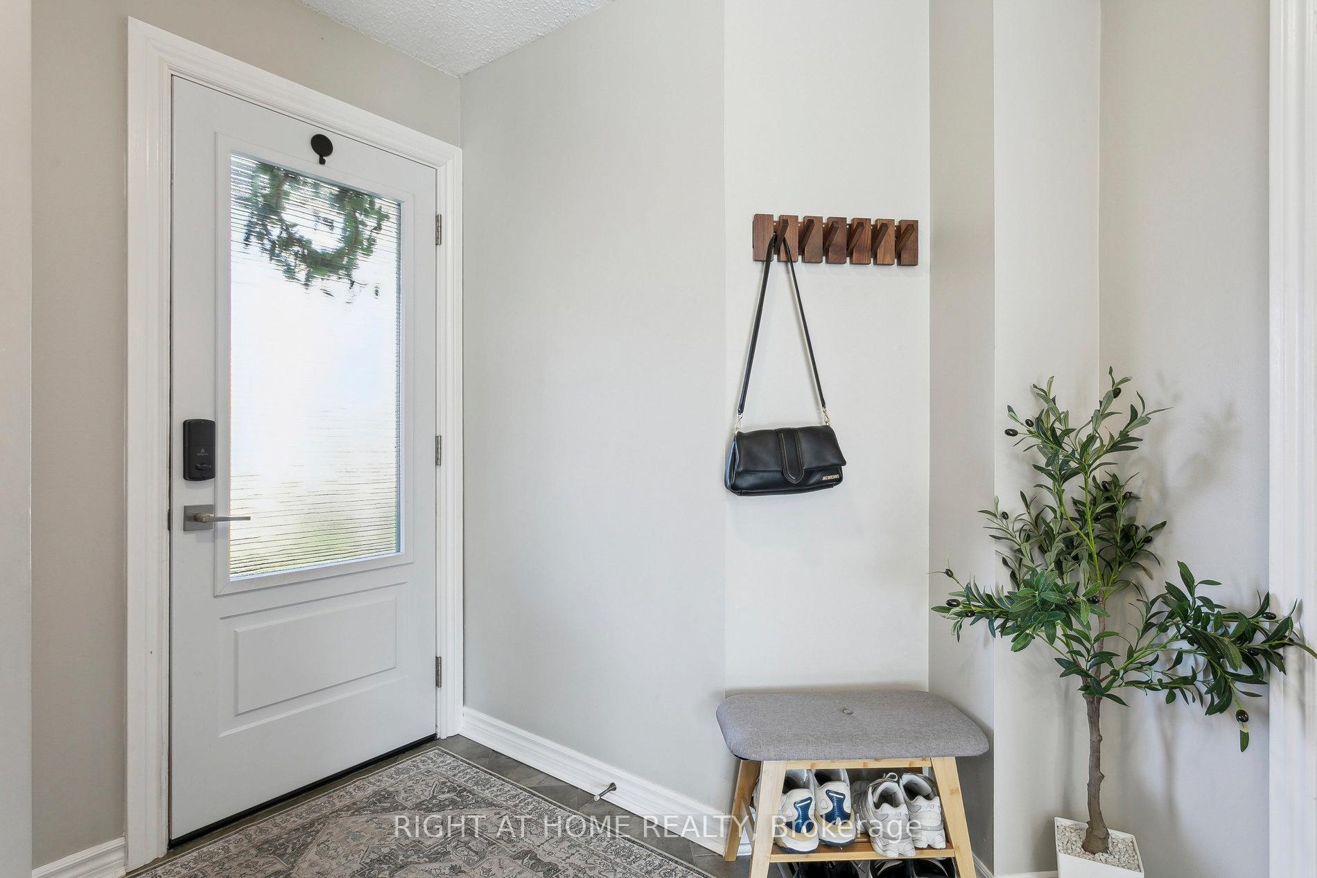 Photo 3 of 3194 Greenbough Crescent, Burlington, Headon — HOMEH