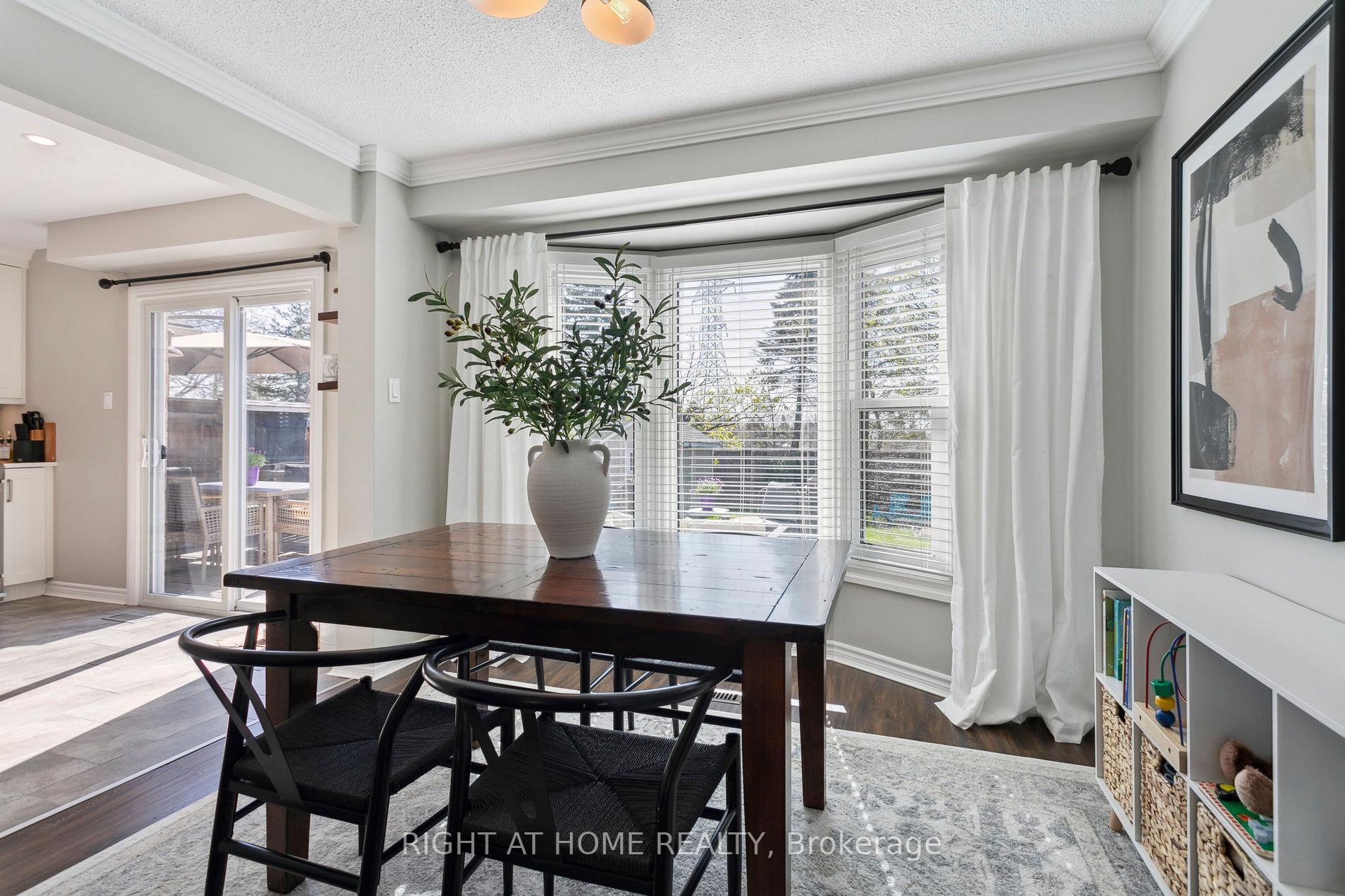 Photo 8 of 3194 Greenbough Crescent, Burlington, Headon — HOMEH