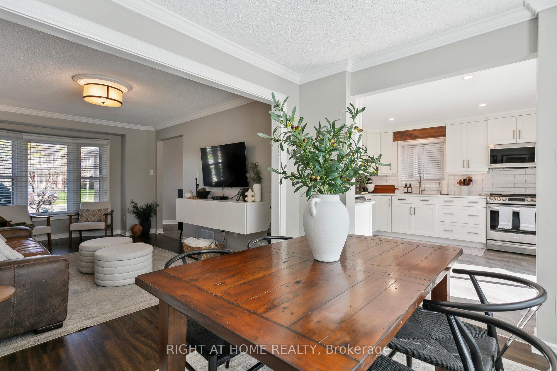 Photo 9 of 3194 Greenbough Crescent, Burlington, Headon — HOMEH