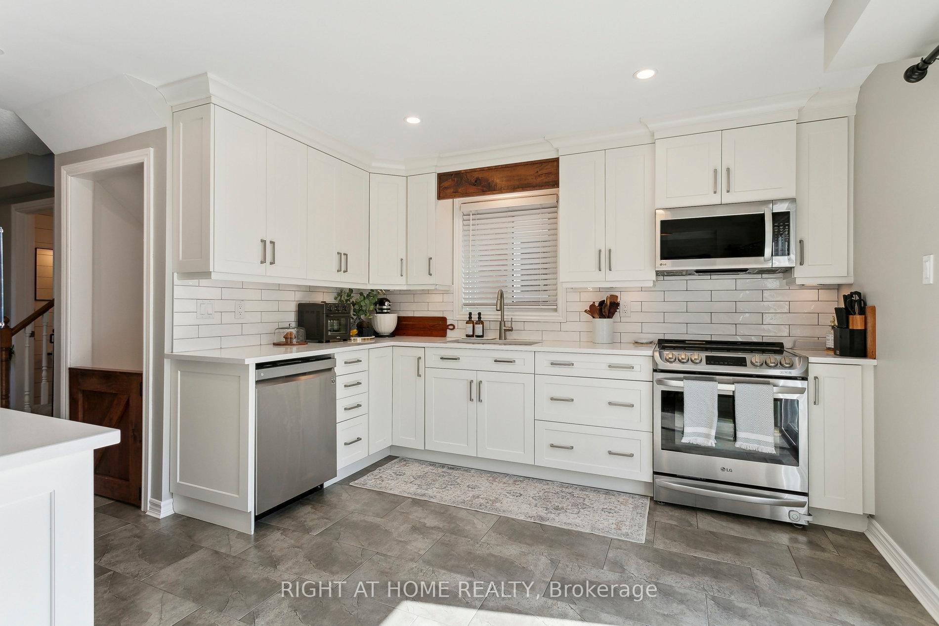 Photo 13 of 3194 Greenbough Crescent, Burlington, Headon — HOMEH