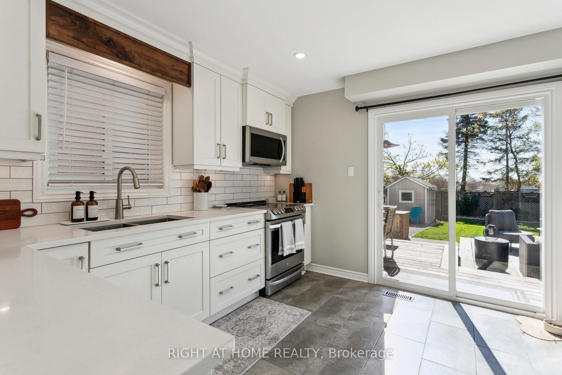 Photo 15 of 3194 Greenbough Crescent, Burlington, Headon — HOMEH