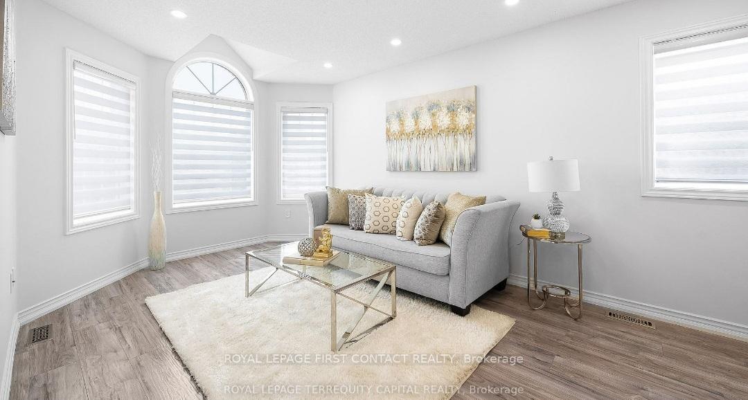 Photo 3 of Unit UPPER, 46 Forest Dale Drive, Barrie, Little Lake — HOMEH