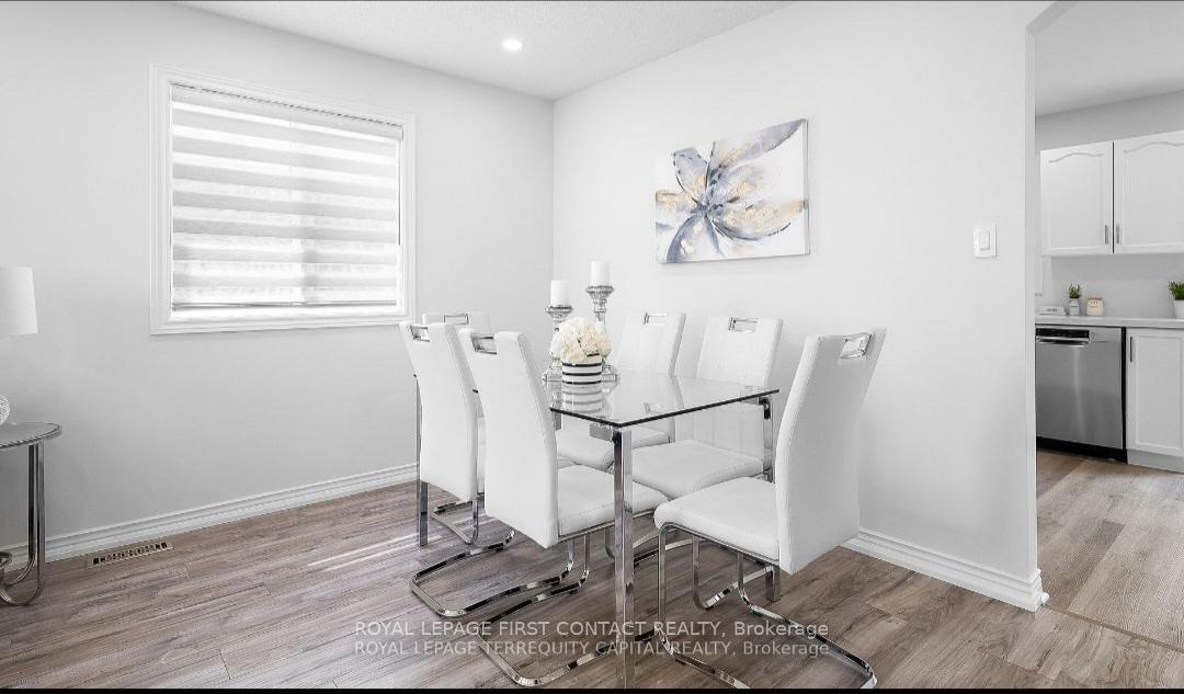 Photo 4 of Unit UPPER, 46 Forest Dale Drive, Barrie, Little Lake — HOMEH