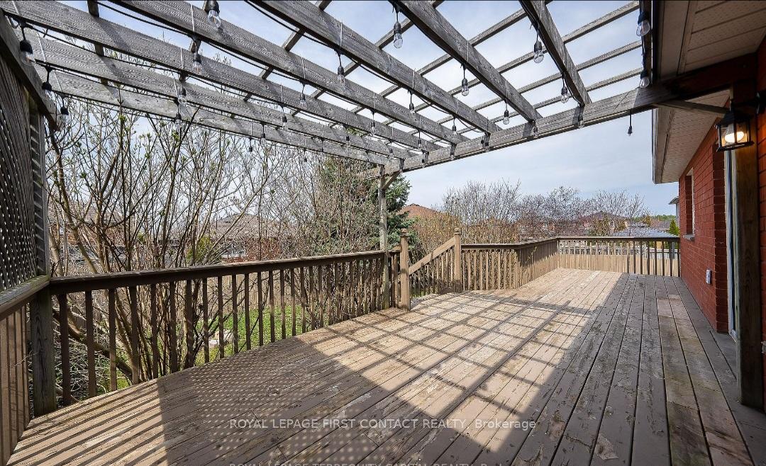 Photo 9 of Unit UPPER, 46 Forest Dale Drive, Barrie, Little Lake — HOMEH