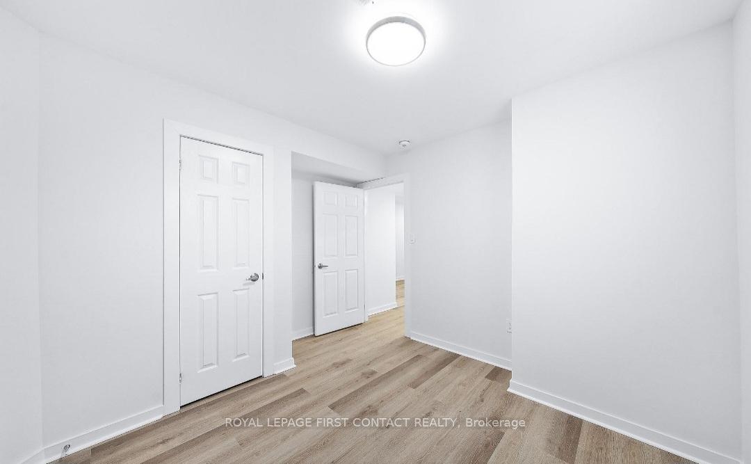 Photo 10 of Unit UPPER, 46 Forest Dale Drive, Barrie, Little Lake — HOMEH