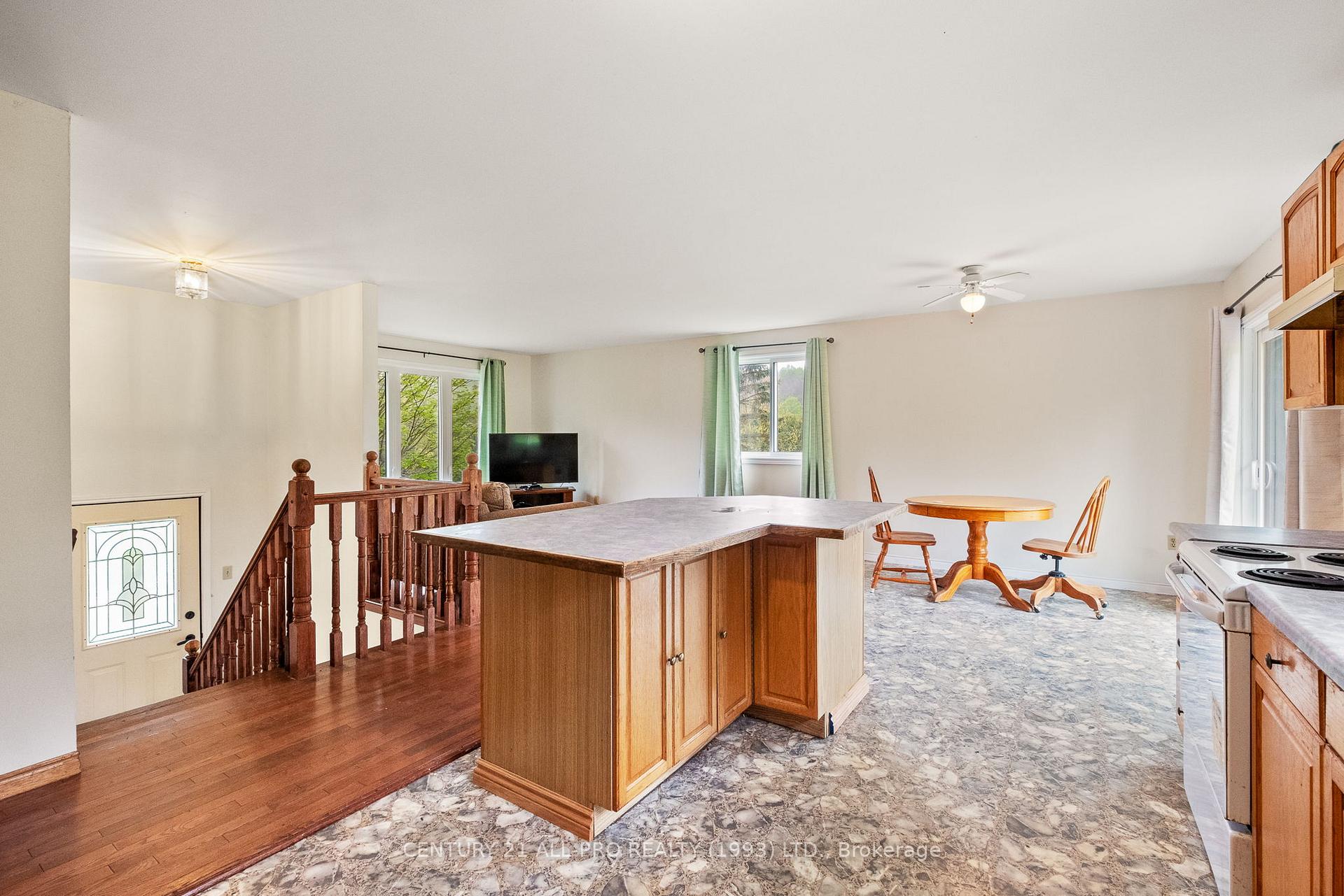 Photo 7 of 3791 Harwood Road, Hamilton Township, Rural Hamilton — HOMEH