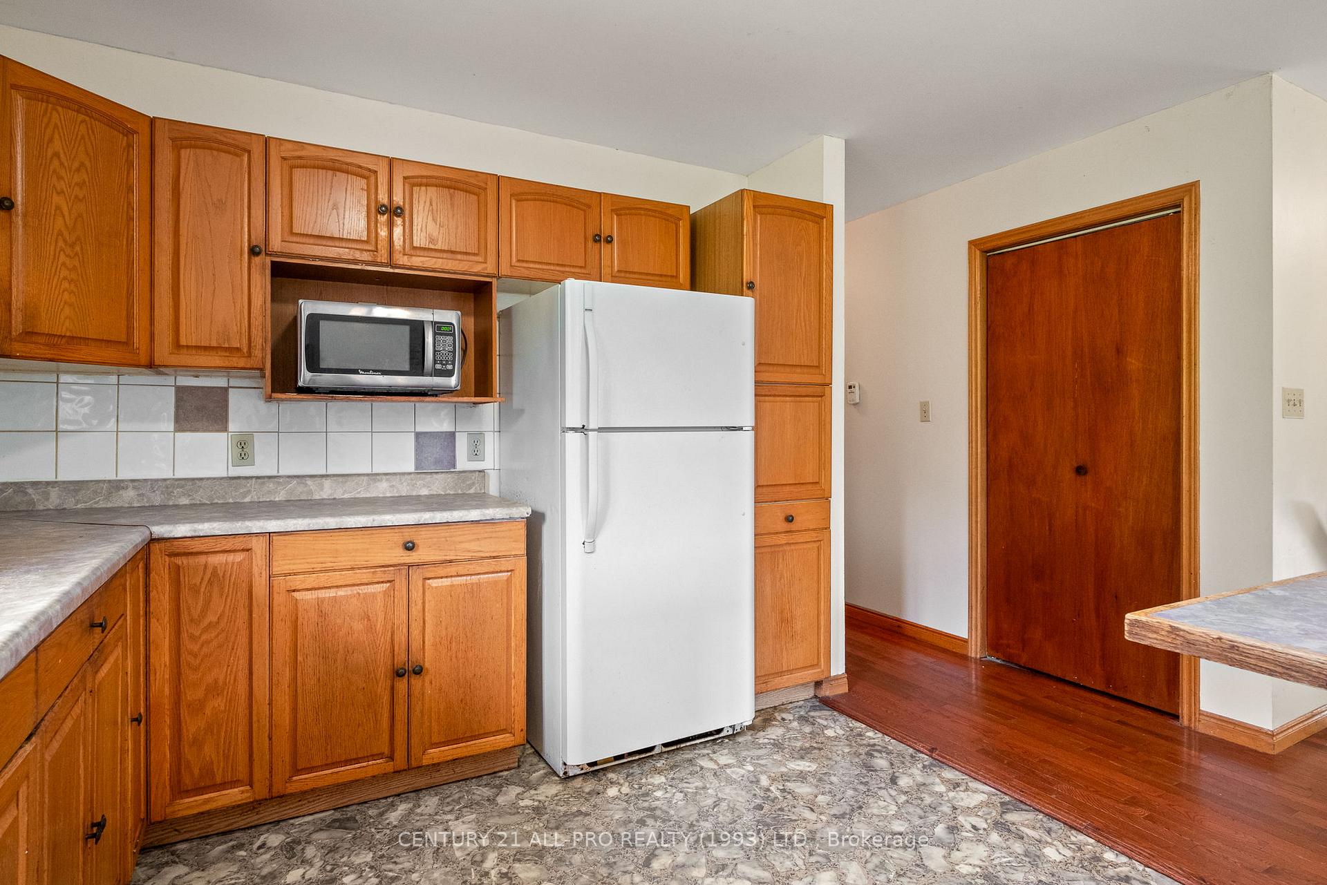 Photo 9 of 3791 Harwood Road, Hamilton Township, Rural Hamilton — HOMEH