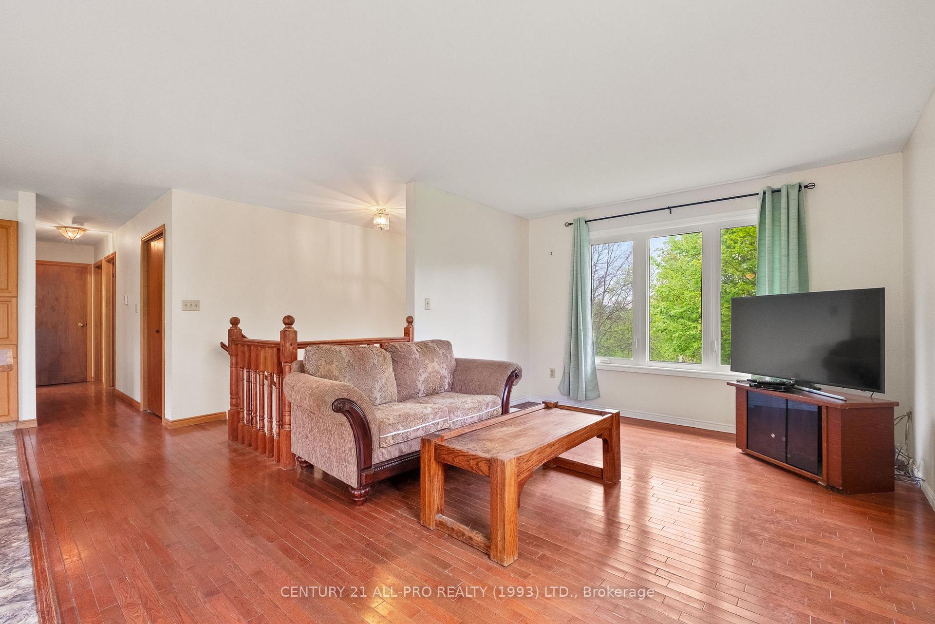 Photo 10 of 3791 Harwood Road, Hamilton Township, Rural Hamilton — HOMEH