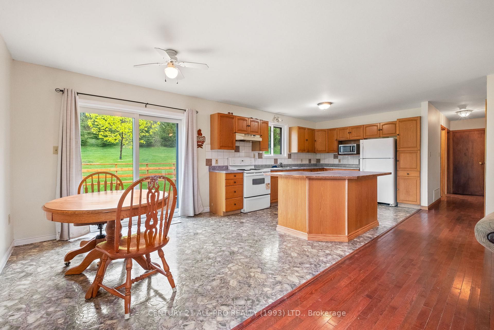 Photo 13 of 3791 Harwood Road, Hamilton Township, Rural Hamilton — HOMEH